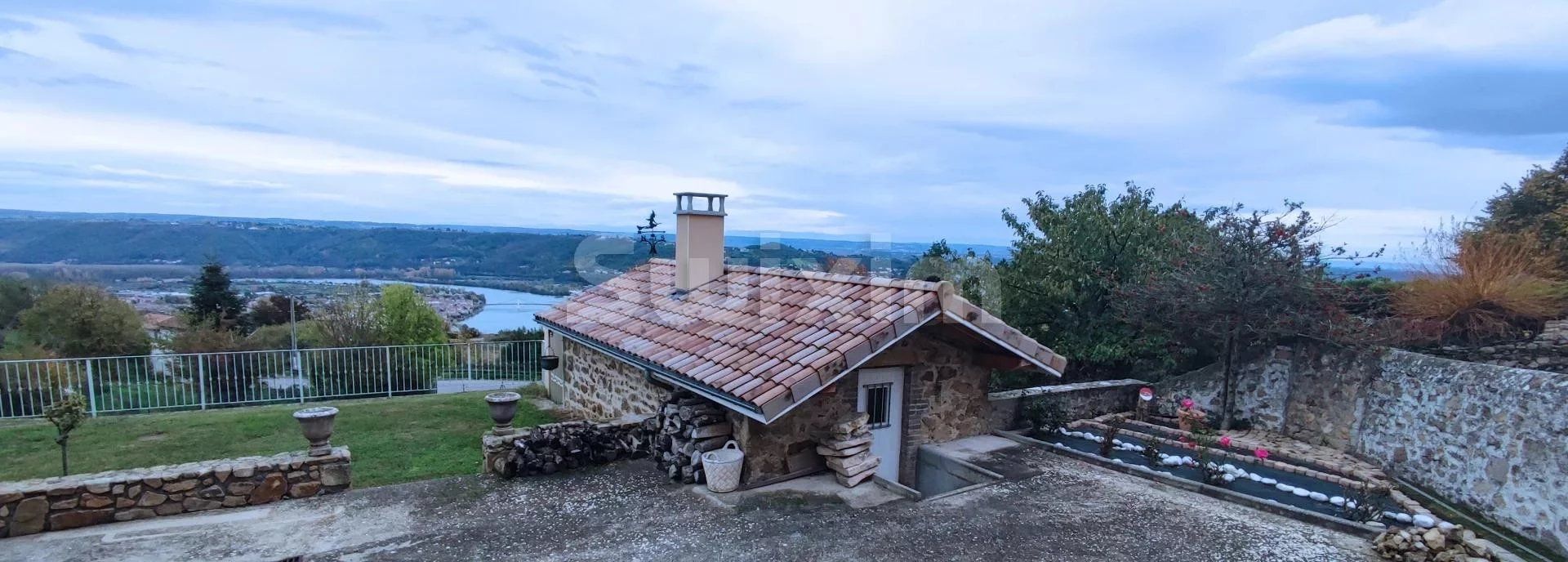 Residential in Condrieu, Loire 12780436