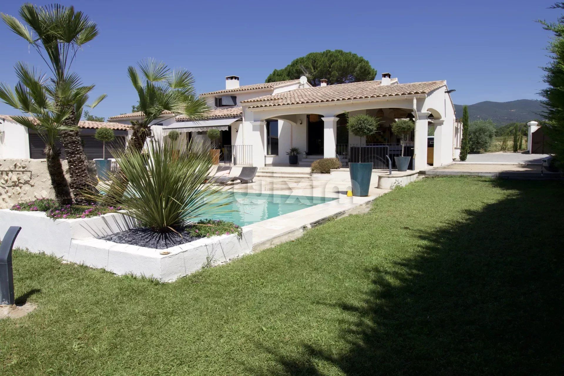 House in Lourmarin, Provence-Alpes-Cote d'Azur 12780580