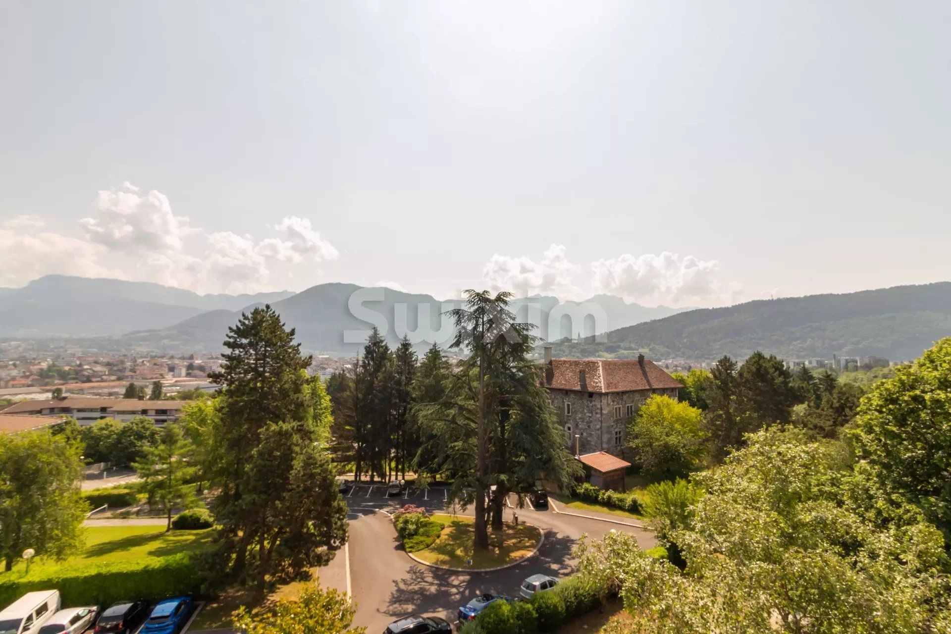 Condominium in Annecy, Auvergne-Rhone-Alpes 12780586