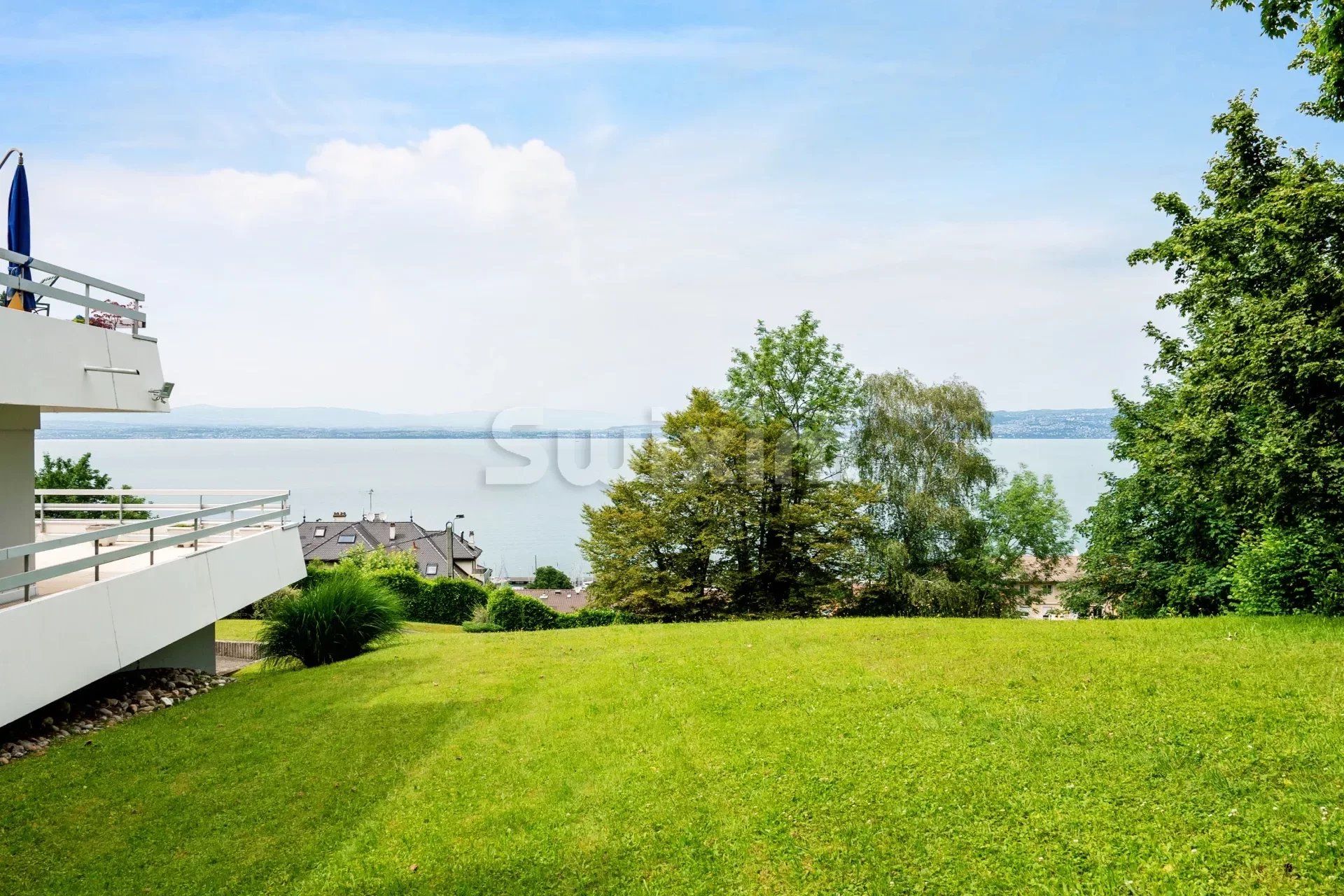 Condominium in Evian-les-Bains, Auvergne-Rhone-Alpes 12780828