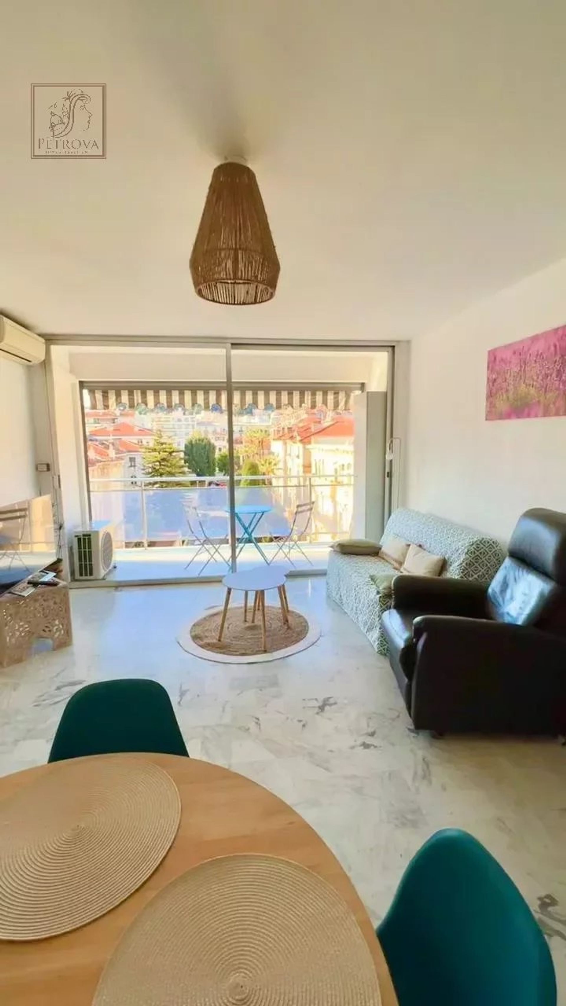 Condominium dans Bon, Provence-Alpes-Côte d'Azur 12780893