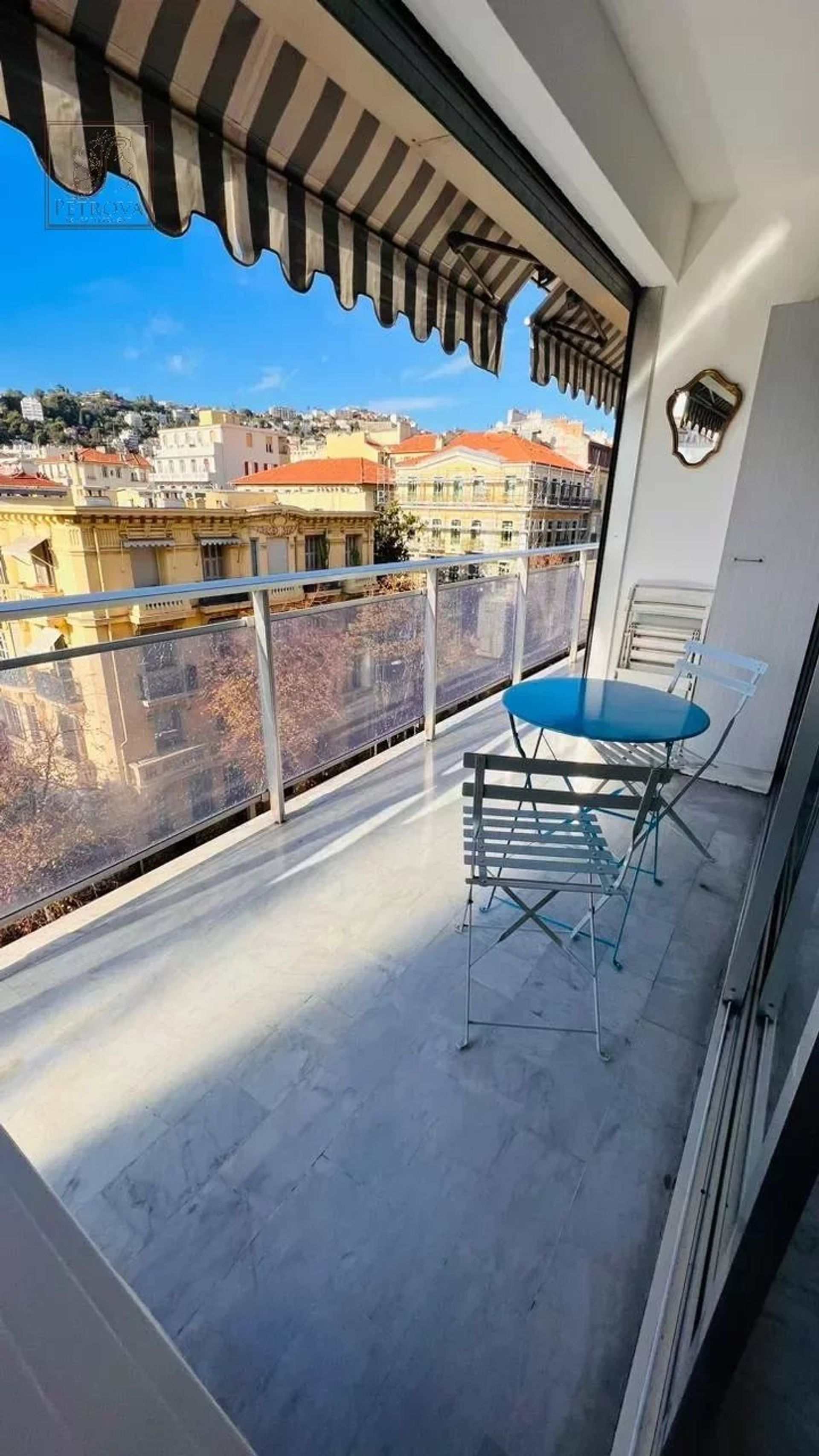 Condominium dans Bon, Provence-Alpes-Côte d'Azur 12780893