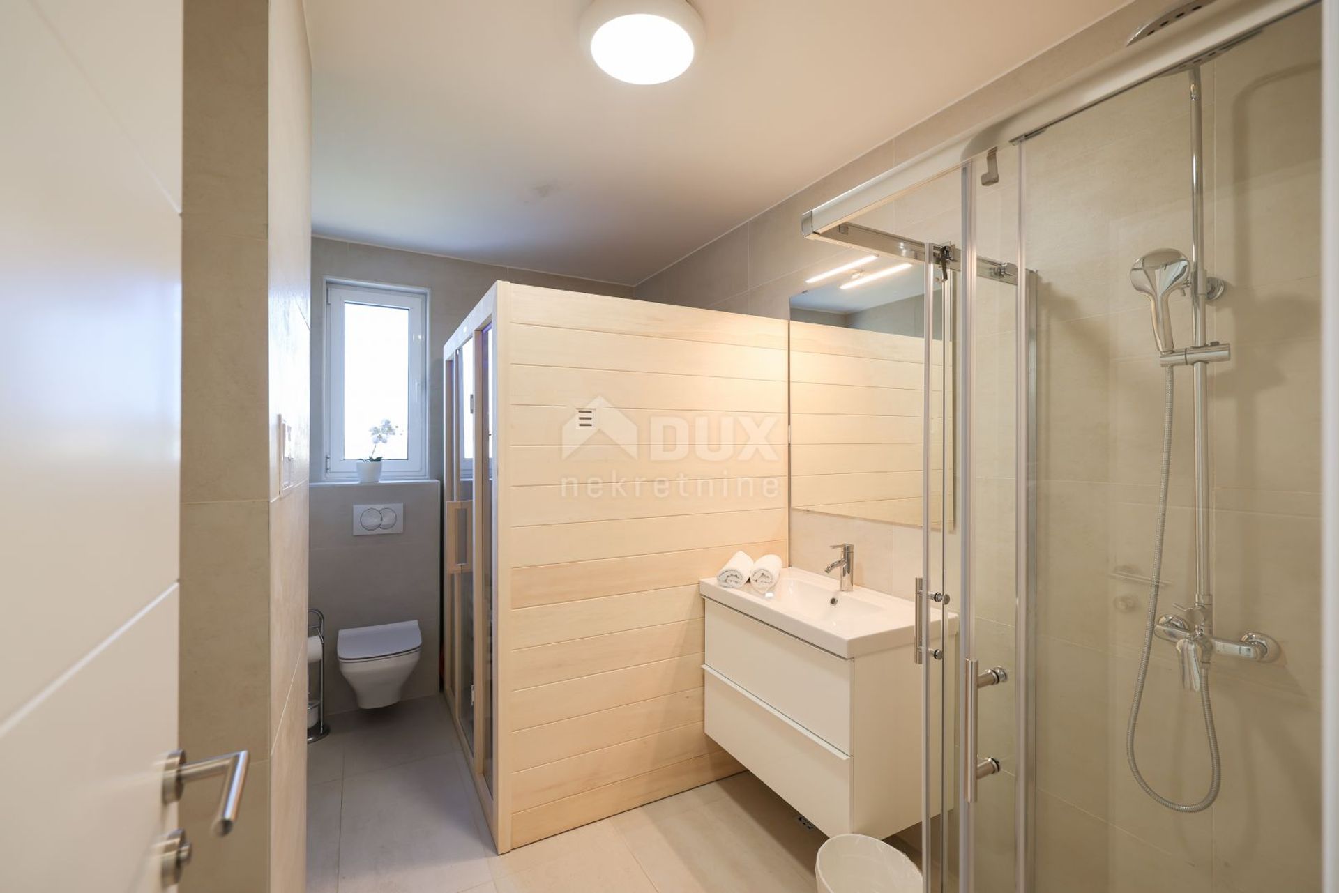 жилой дом в Privlaka, Zadar County, Zadar County 12781155