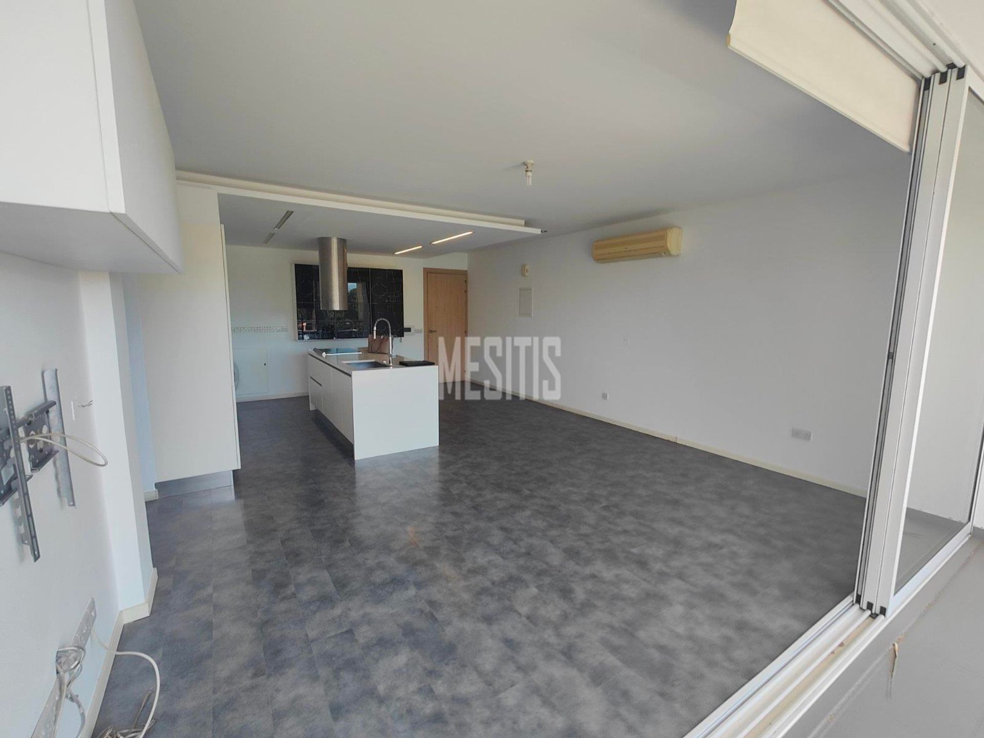 Condominium in Lakatamia, Nicosia 12781253