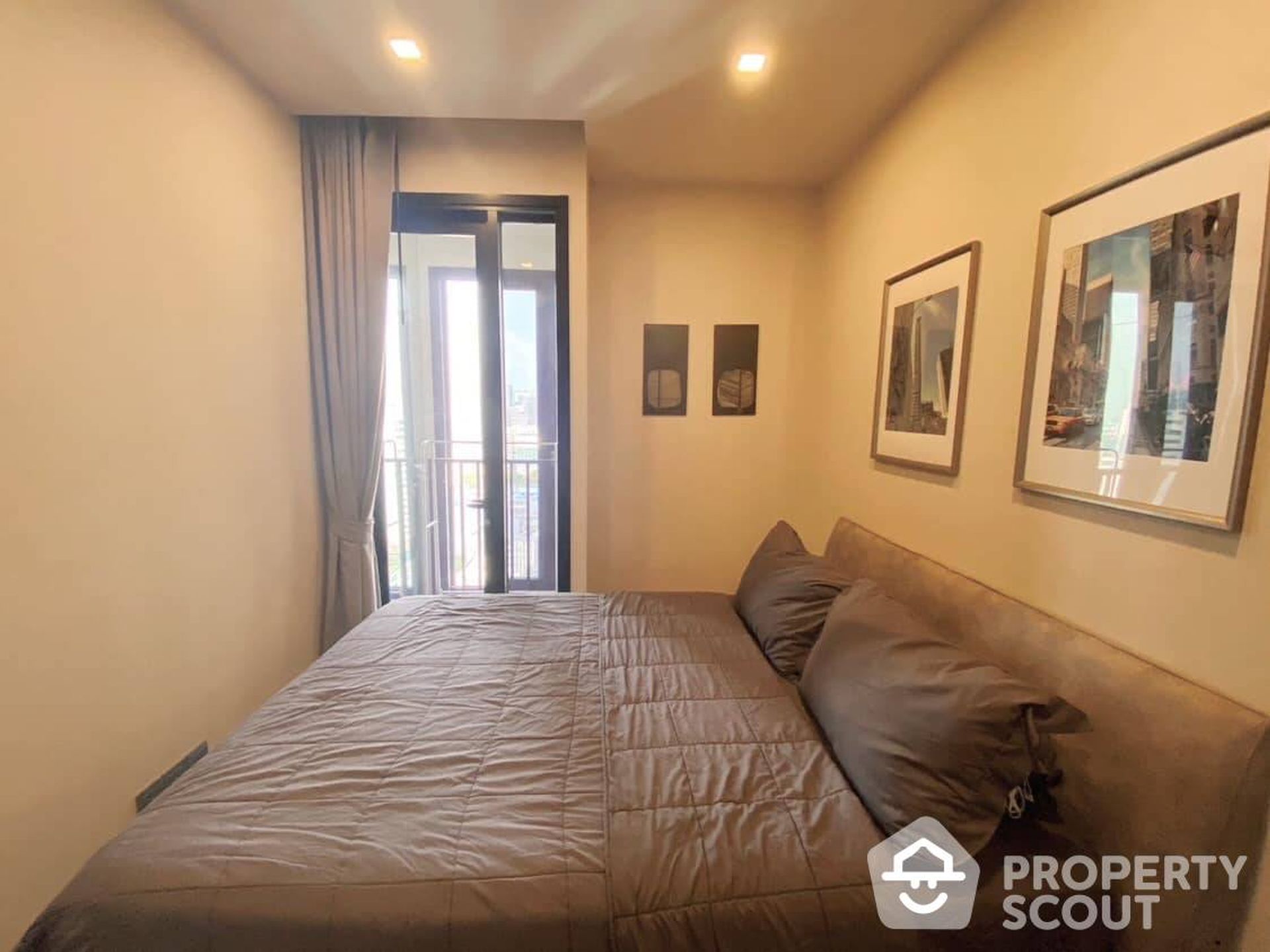 Condominium in Khlong Toei, Krung Thep Maha Nakhon 12781669