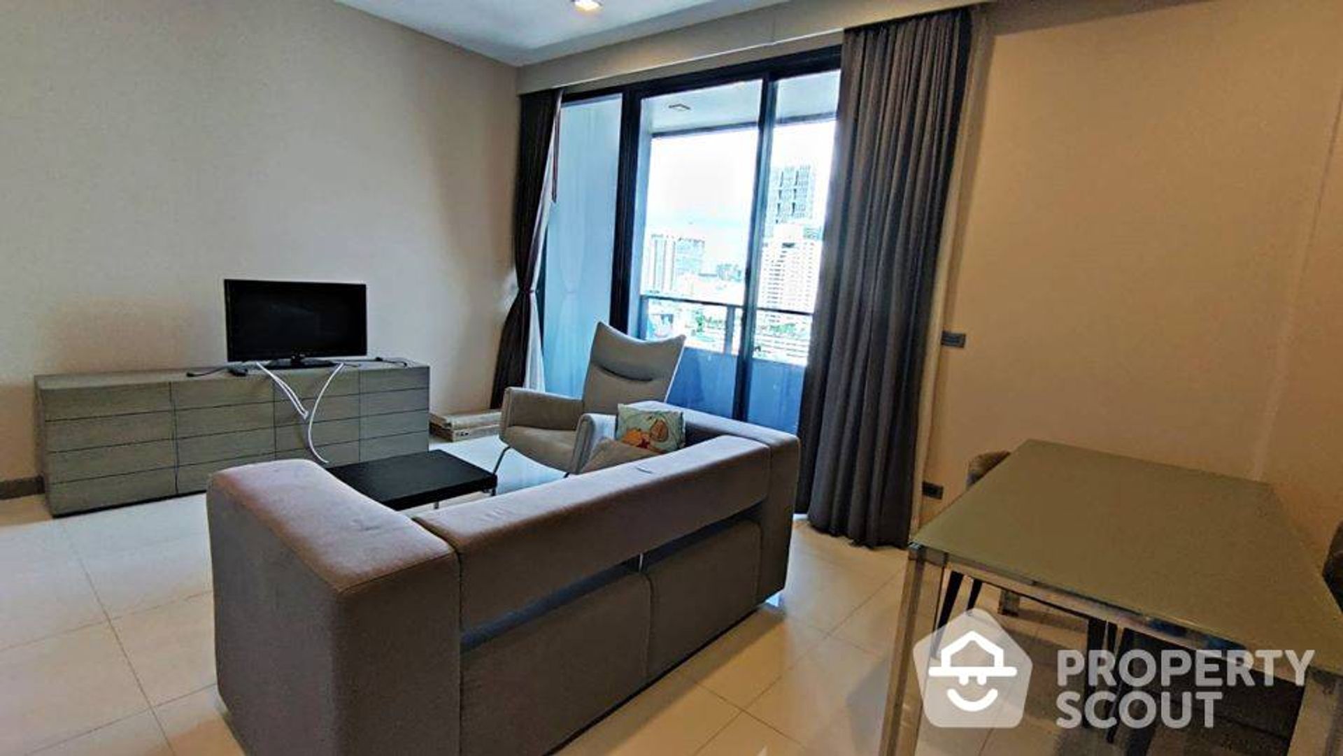 Condominium in Bang Rak, Krung Thep Maha Nakhon 12782630