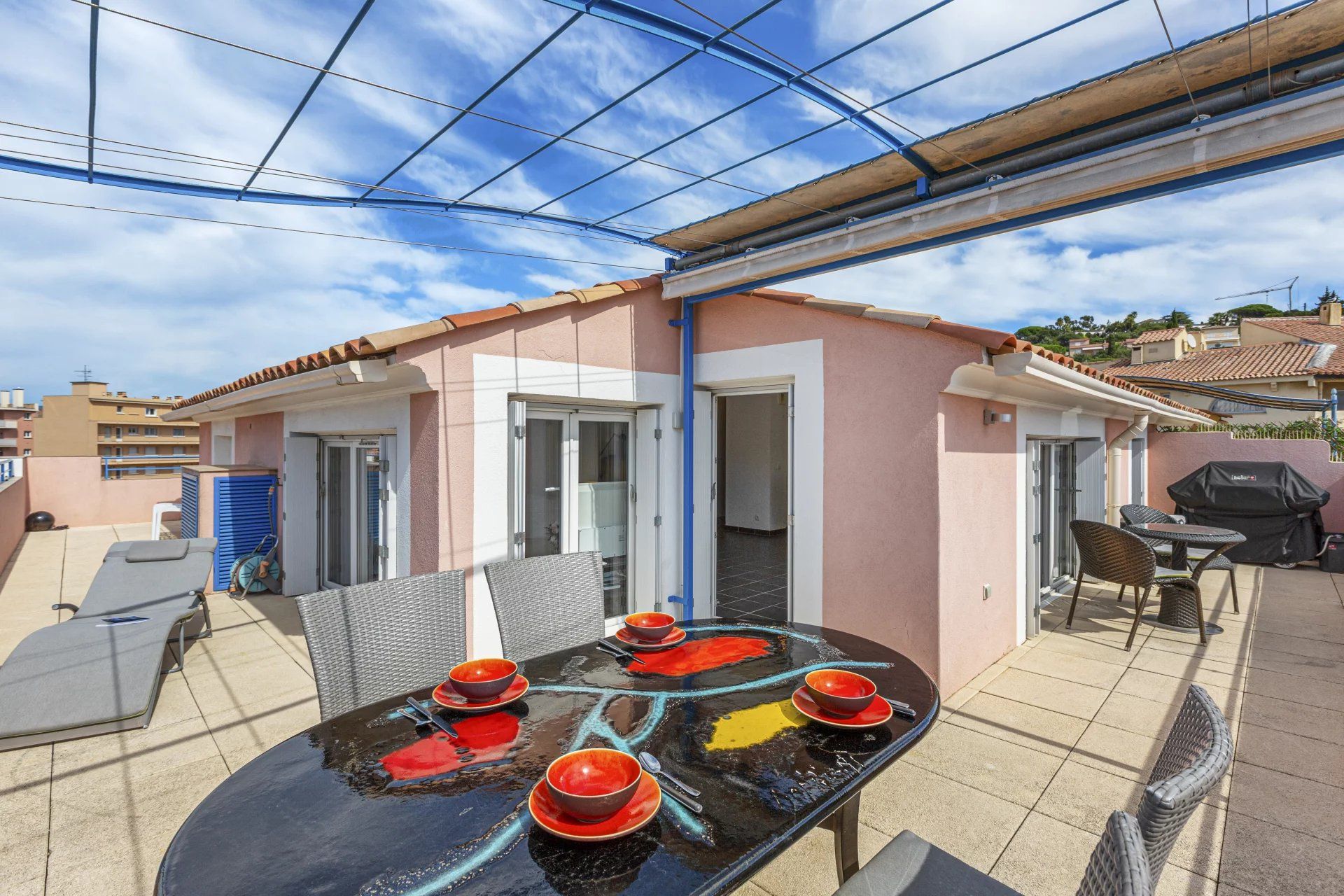 Condominium dans Sainte-Maxime, Var 12782706