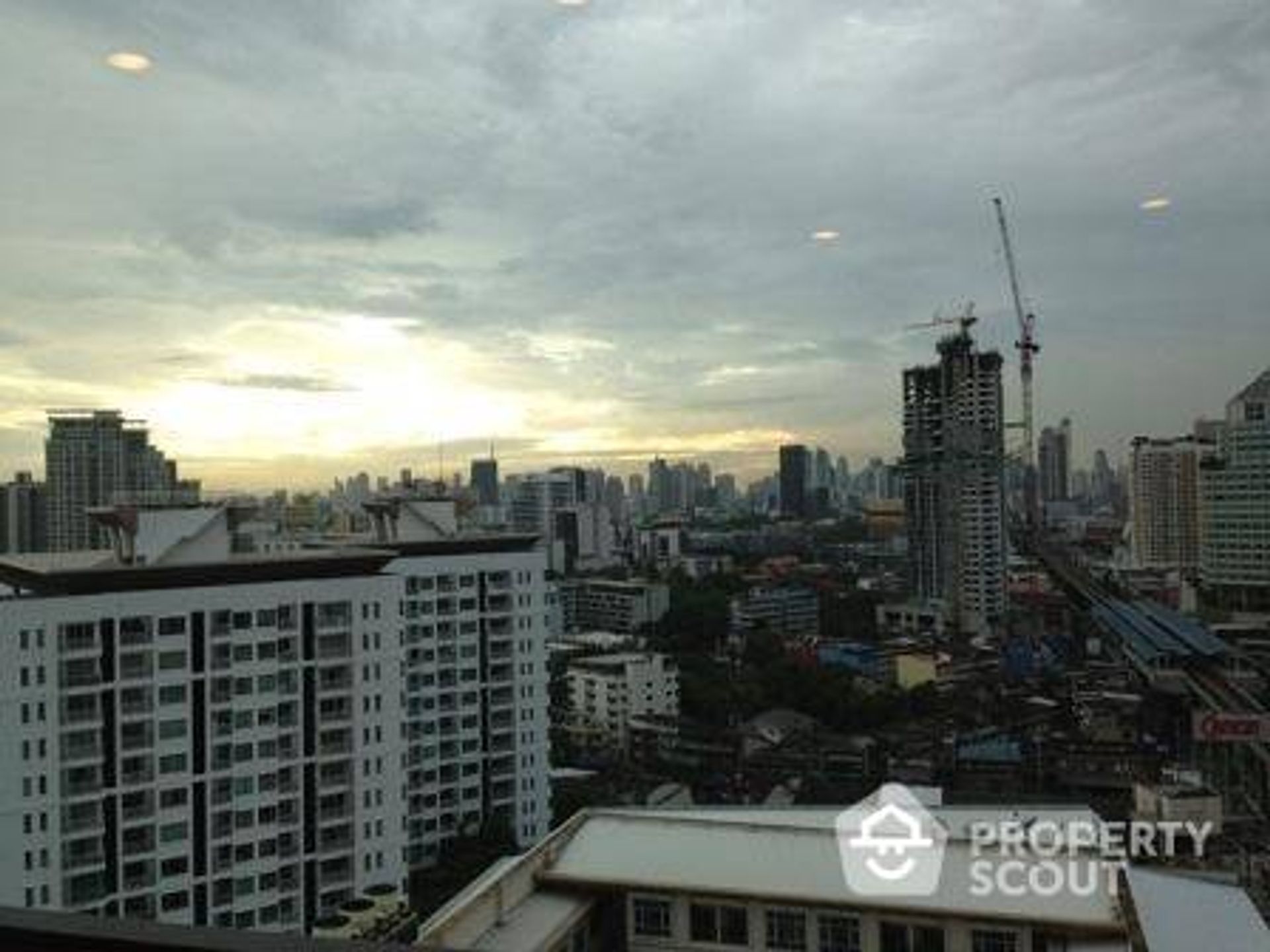 Eigentumswohnung im Phra Khanong, Krung Thep Maha Nakhon 12783267