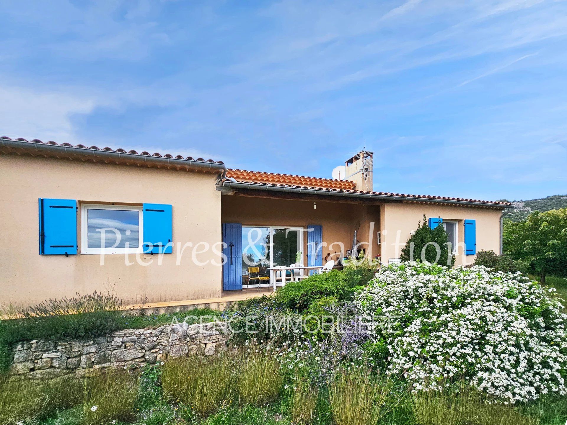 Rumah di Saint-Saturnin-lès-Apt, Vaucluse 12783372