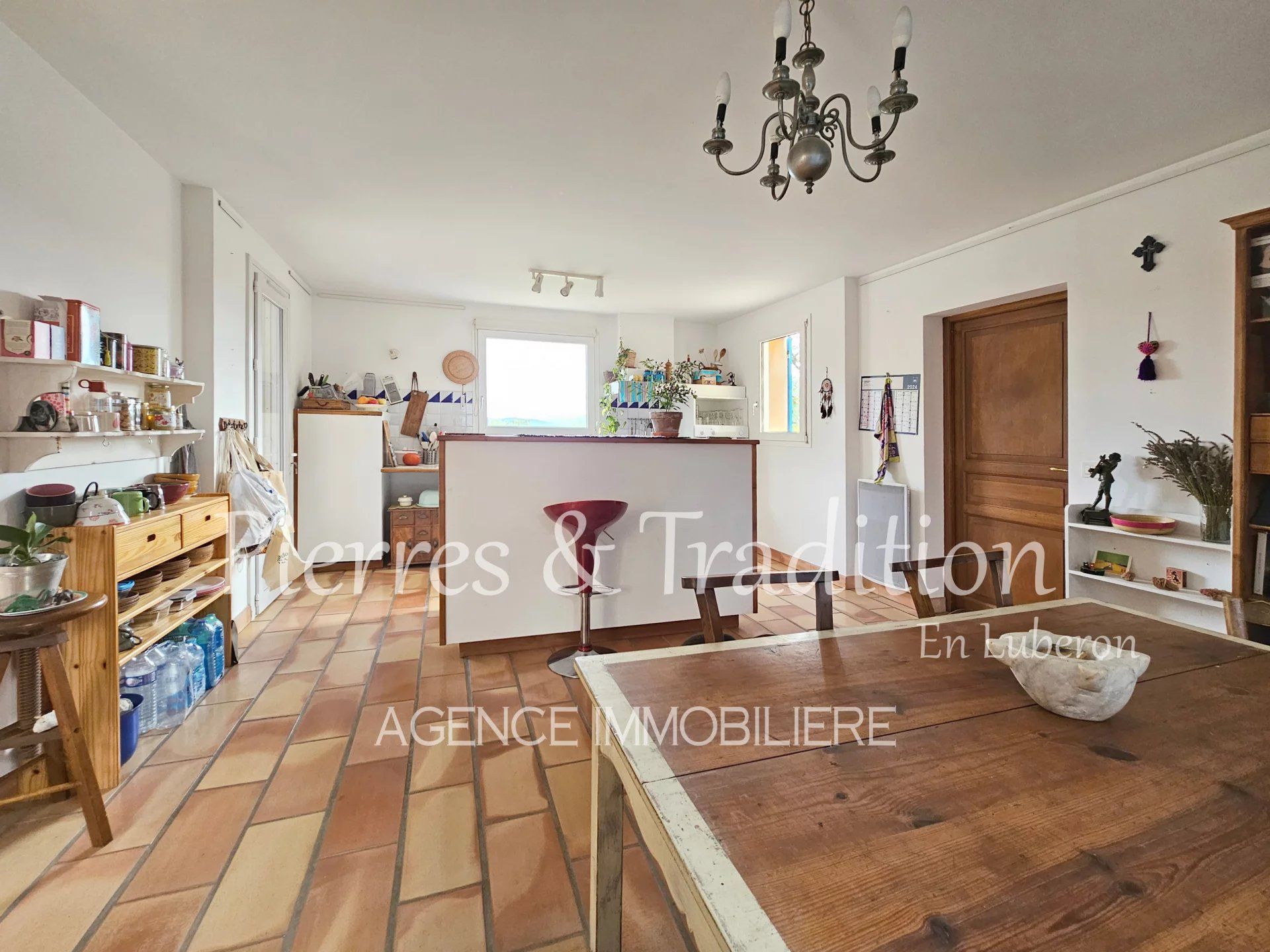 House in Saint-Saturnin-lès-Apt, Vaucluse 12783372