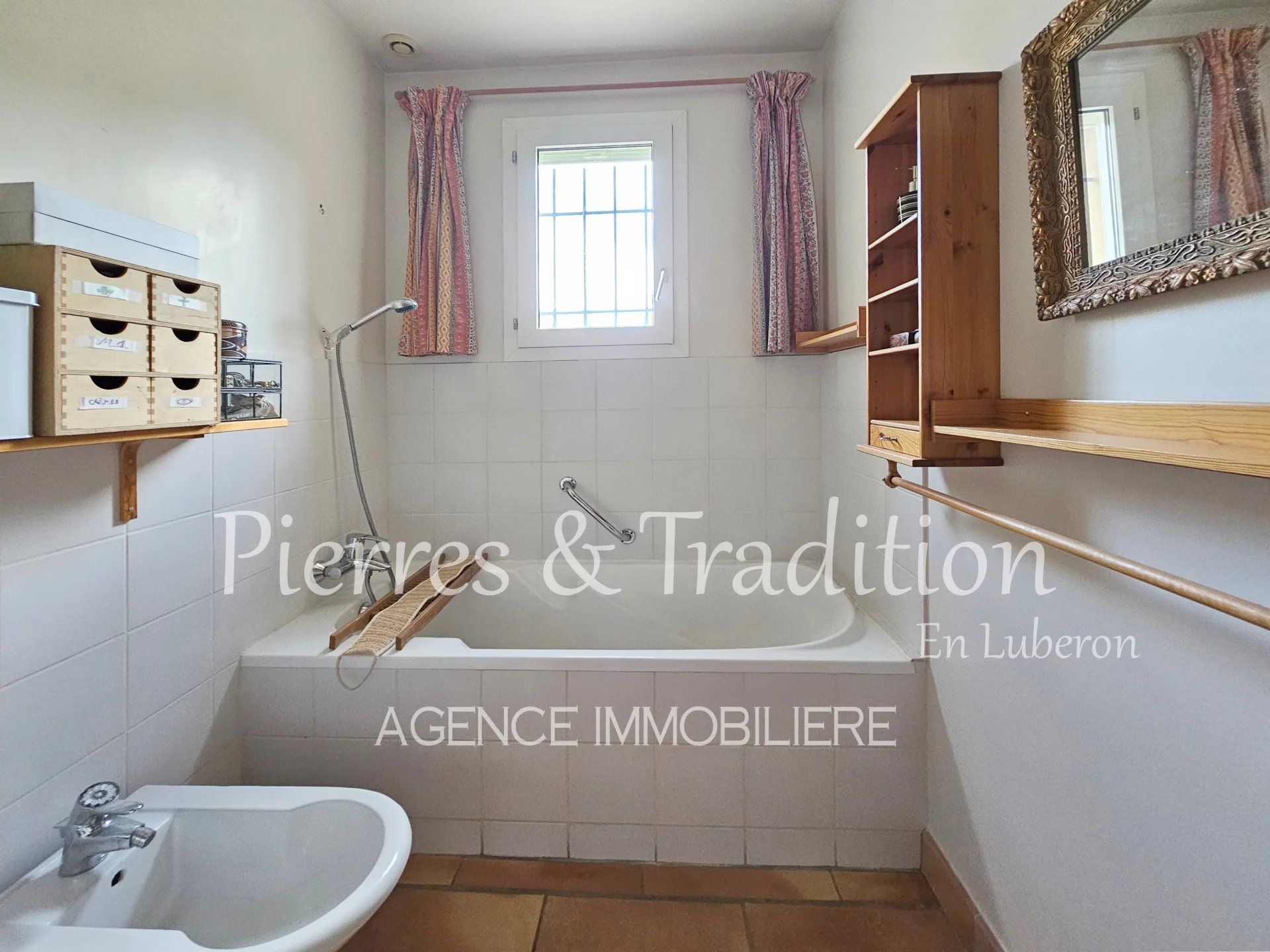 Hus i Saint-Saturnin-lès-Apt, Vaucluse 12783372