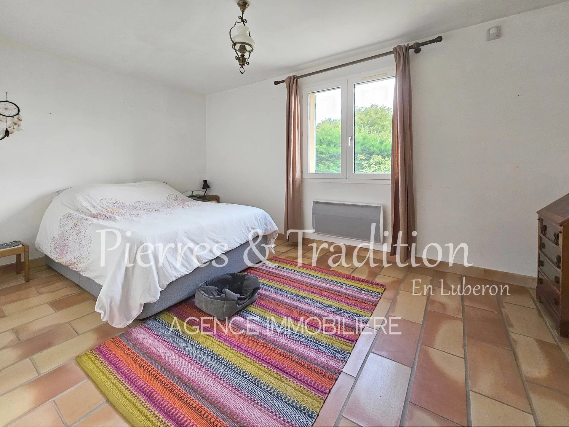 Talo sisään Saint-Saturnin-lès-Apt, Vaucluse 12783372