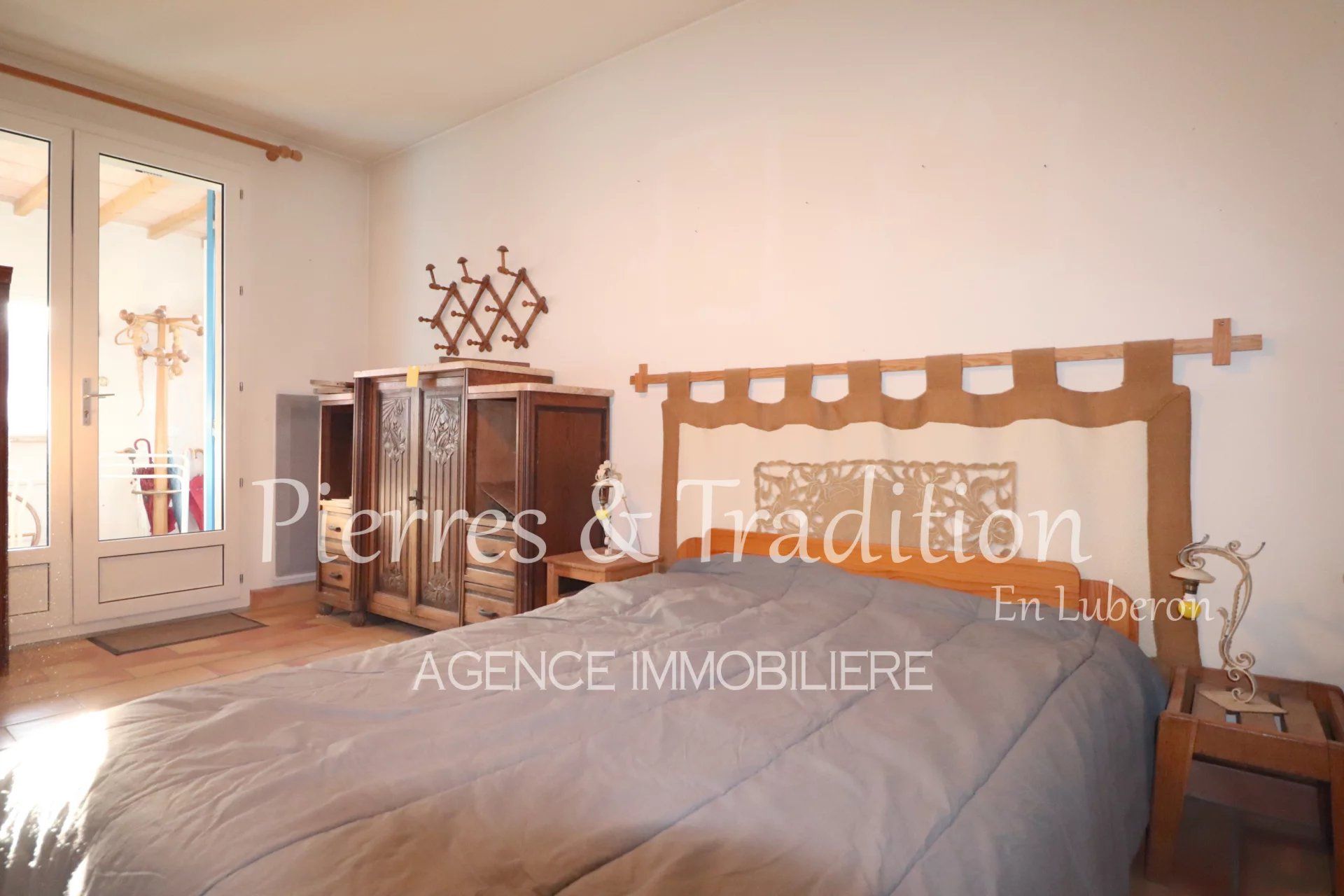 بيت في Saint-Saturnin-lès-Apt, Vaucluse 12783372