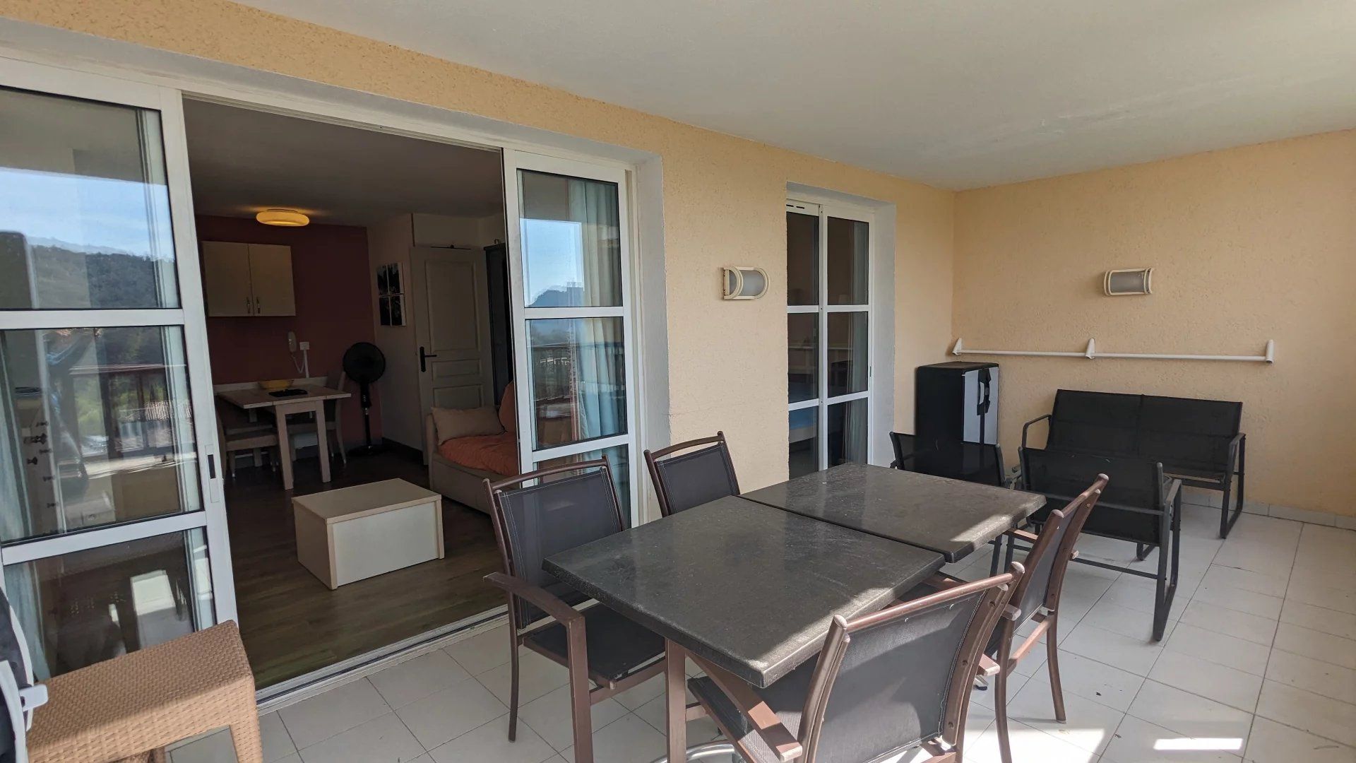 Condominium in Agay, Provence-Alpes-Cote d'Azur 12783421