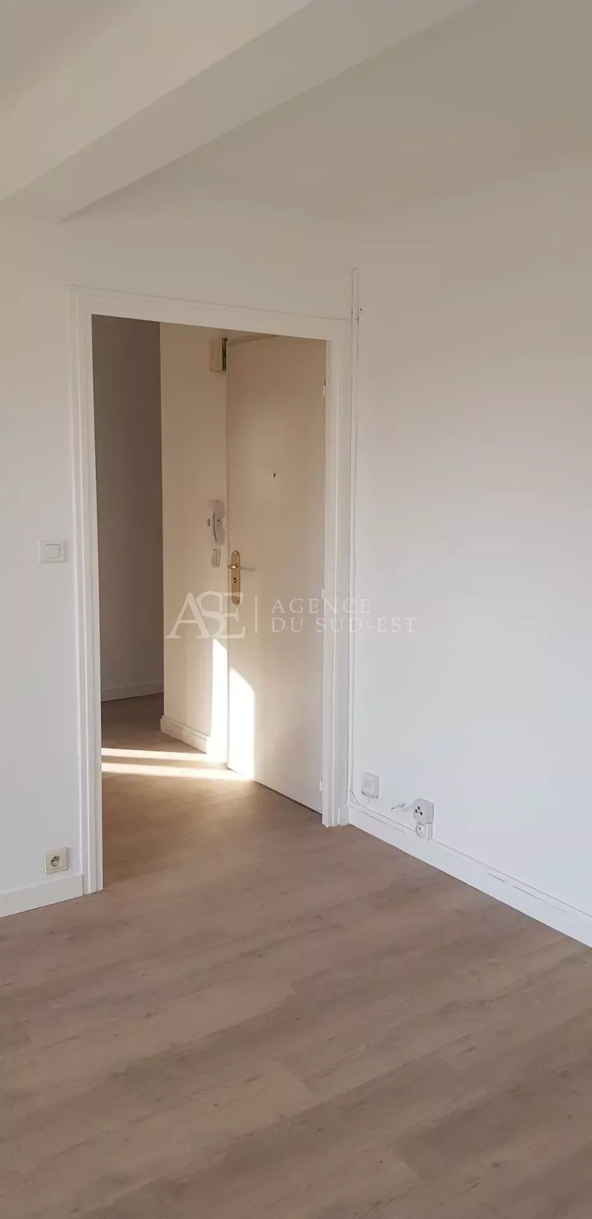 Osakehuoneisto sisään Aix-en-Provence, Provence-Alpes-Cote d'Azur 12783471