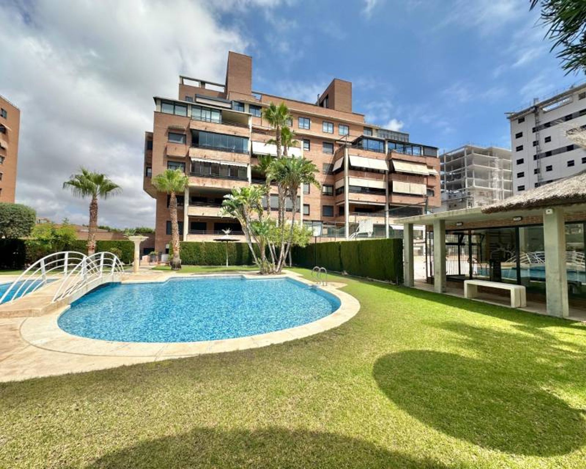 Condominio en Alicante (Alacant), Comunidad Valenciana 12783632