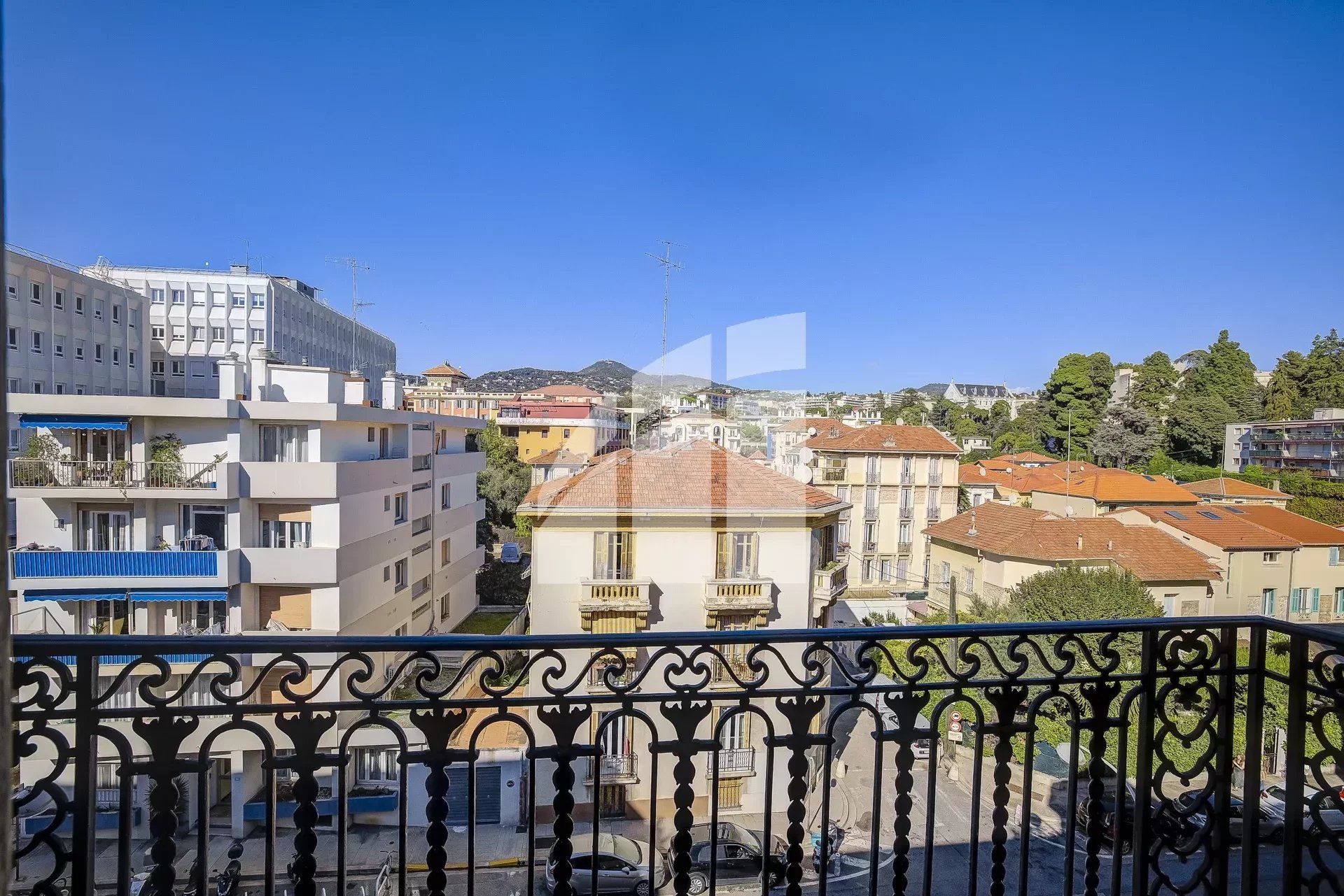 Condominium dans Nice, Alpes-Maritimes 12784101