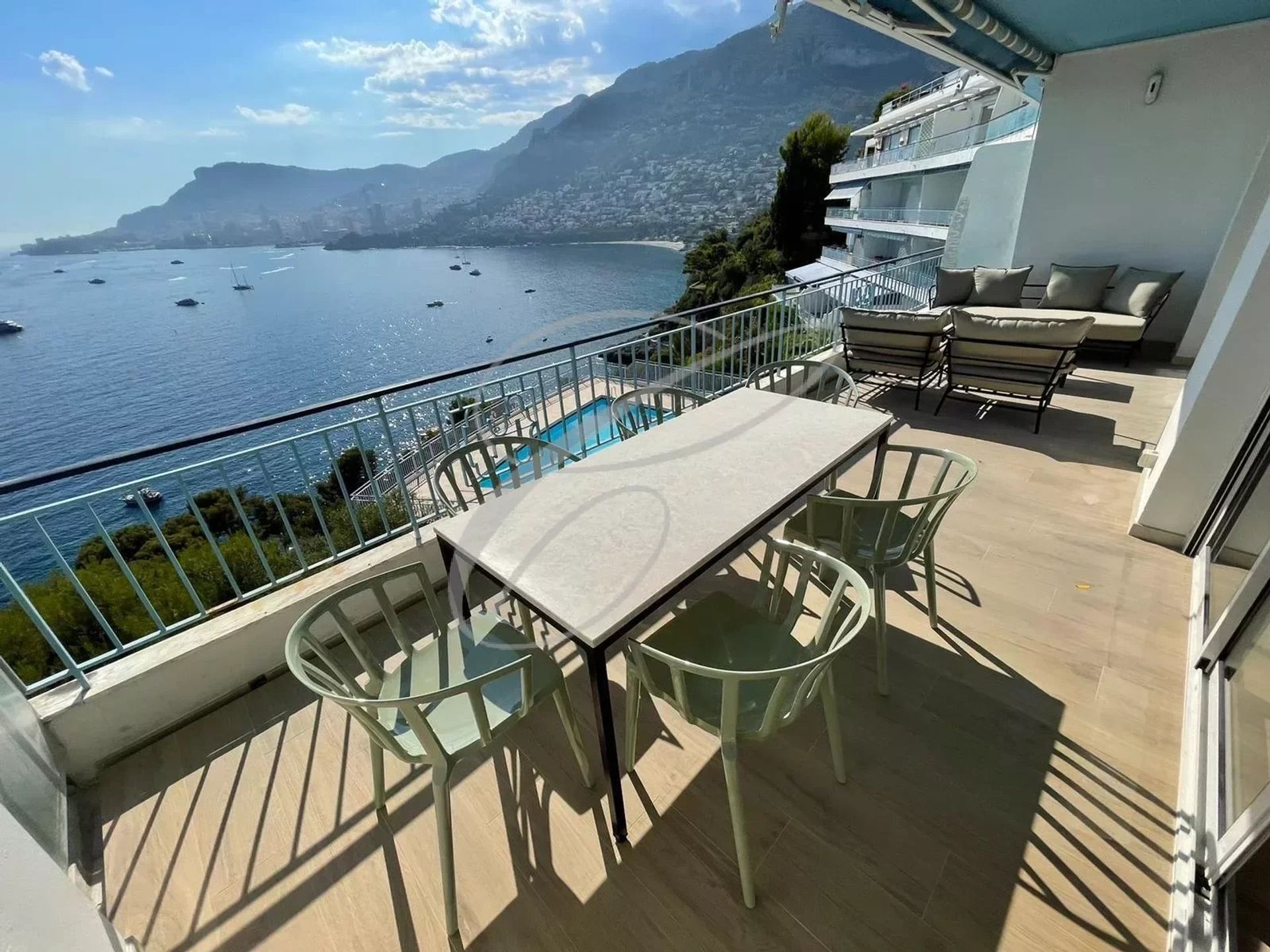 Condominio nel Roquebrune-Cap-Martin, Alpes-Maritimes 12784126