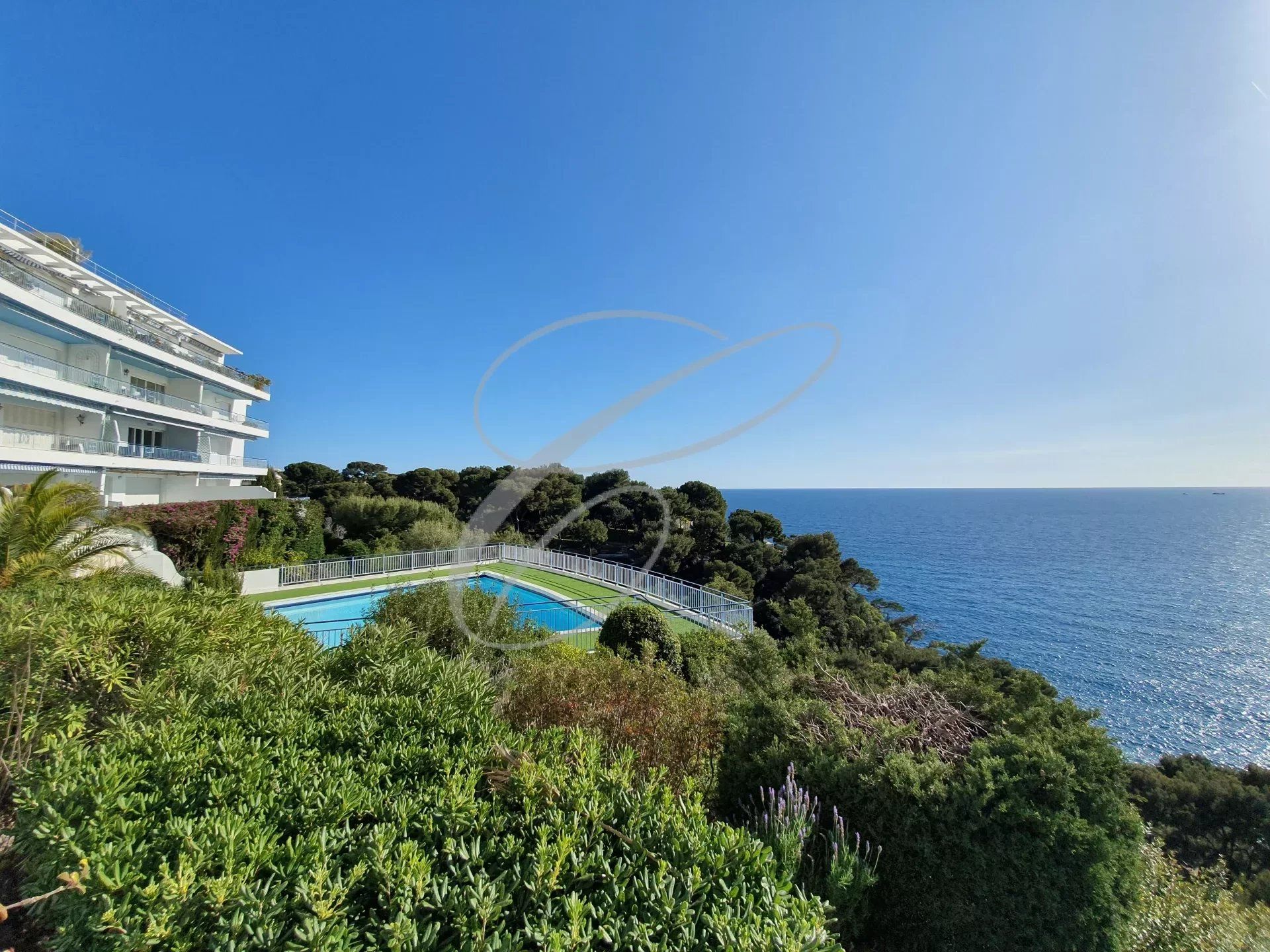 Condominio nel Roquebrune-Cap-Martin, Alpes-Maritimes 12784126