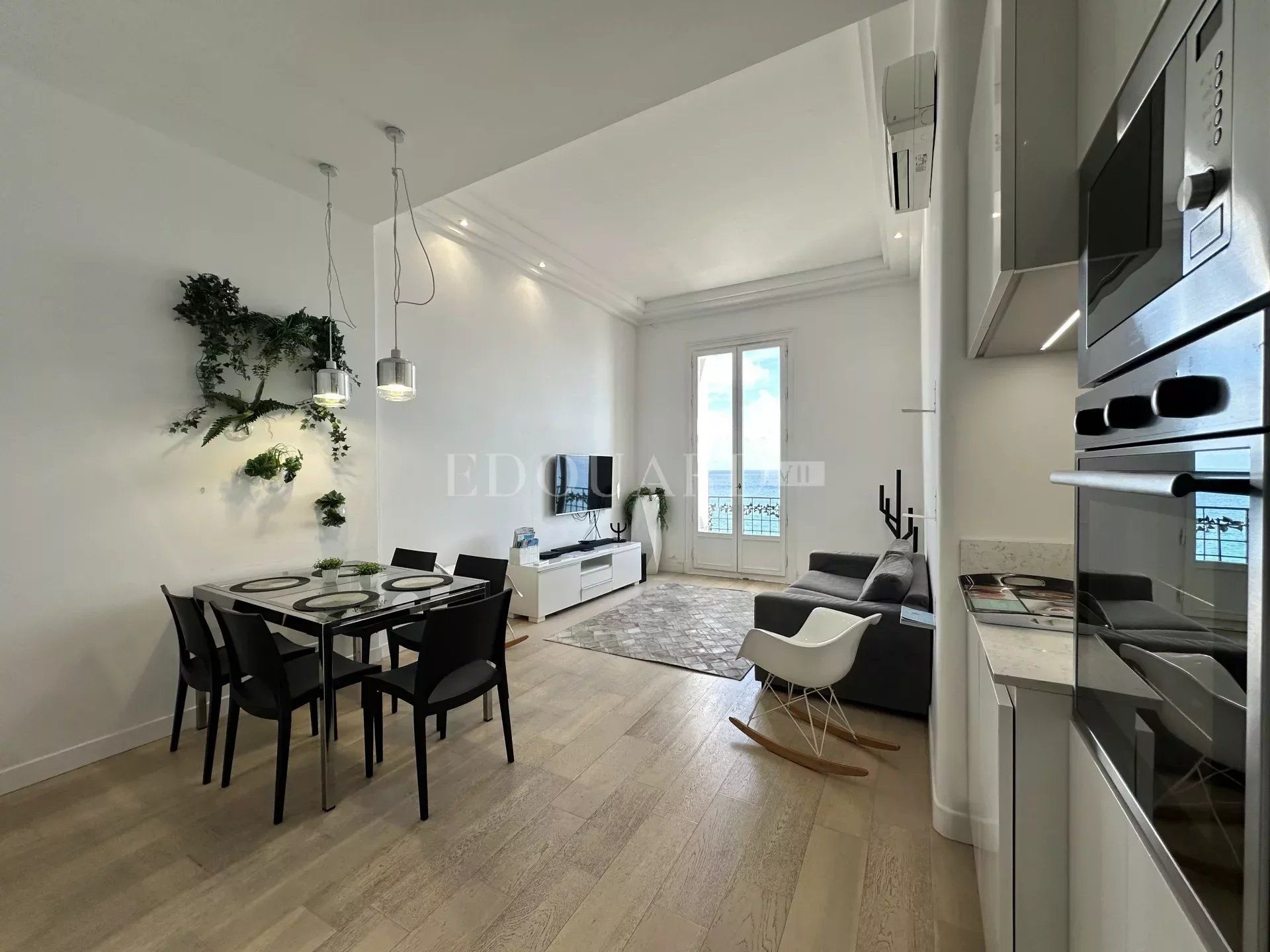 Condominium in Menton, Provence-Alpes-Cote d'Azur 12784168