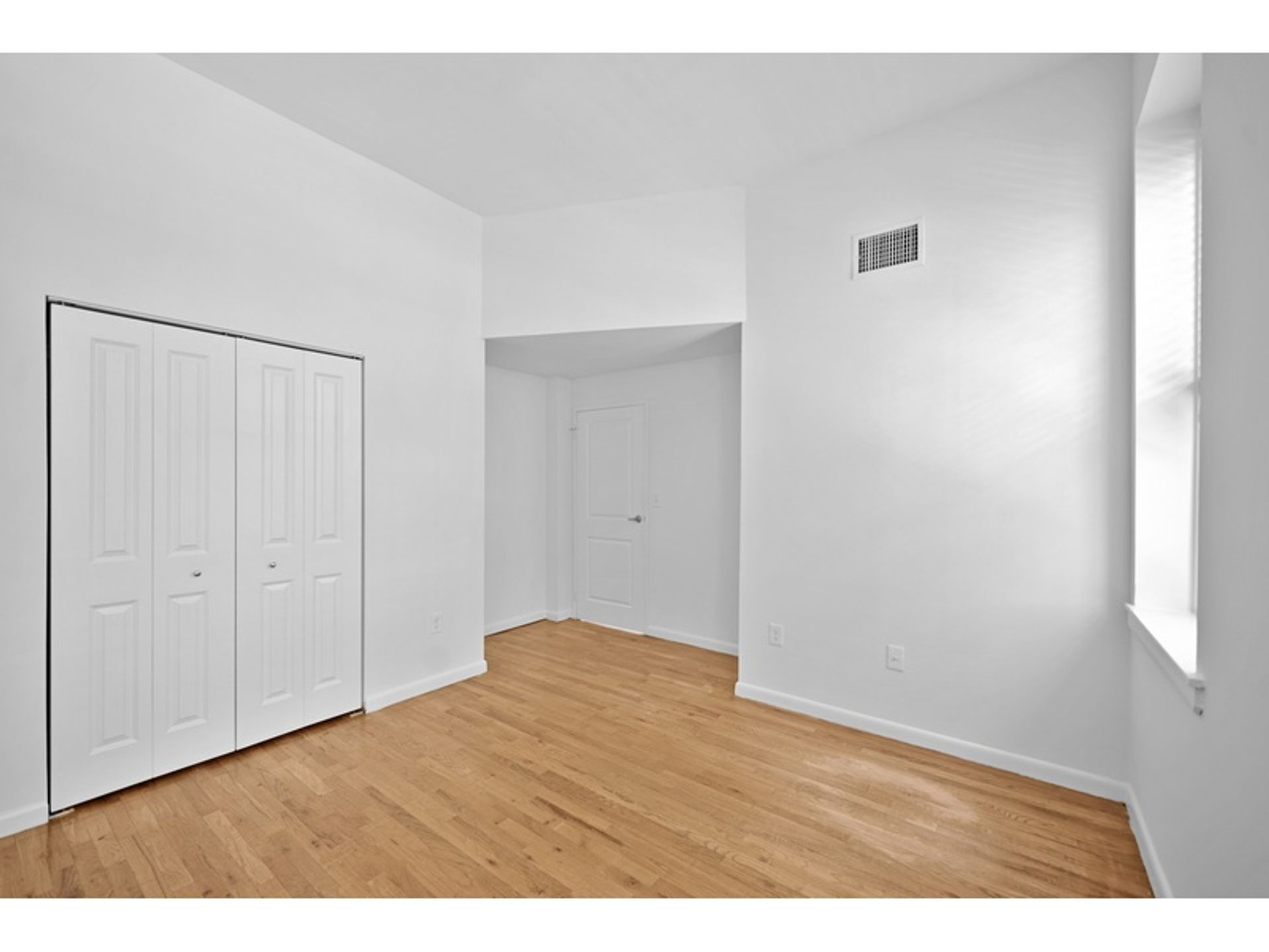 Condominium in Hoboken, New Jersey 12784321