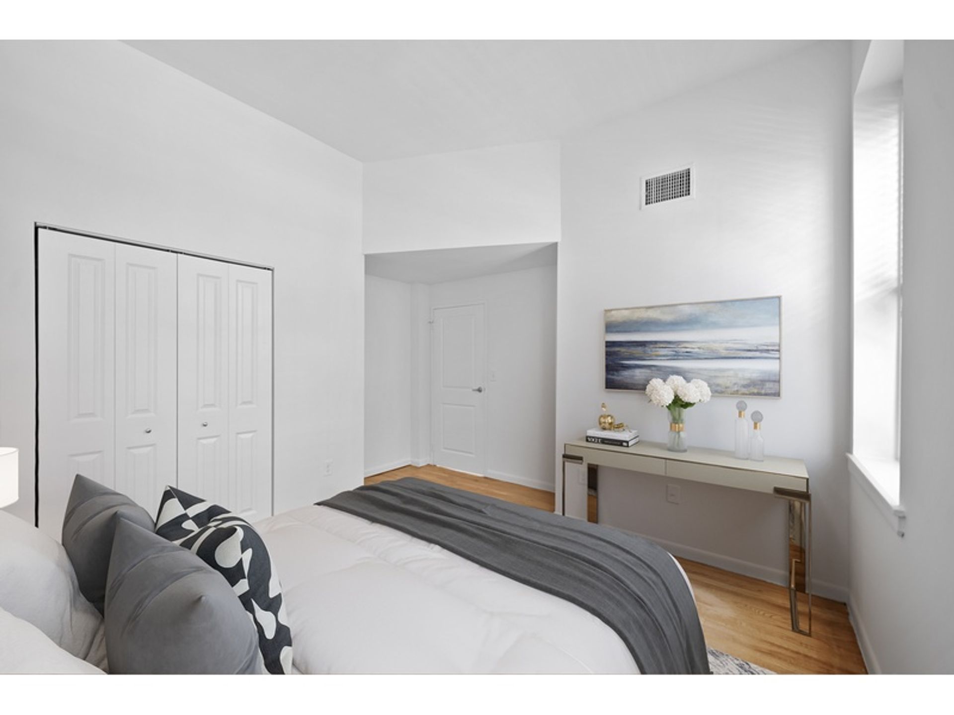 Condominium in Hoboken, New Jersey 12784321