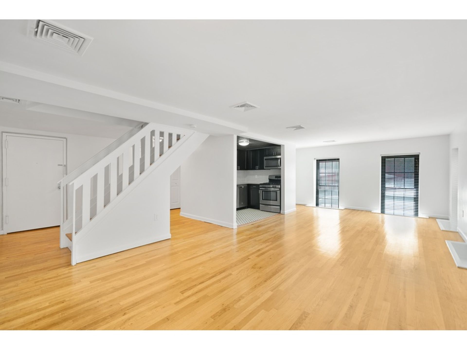 Condominium in Hoboken, New Jersey 12784321