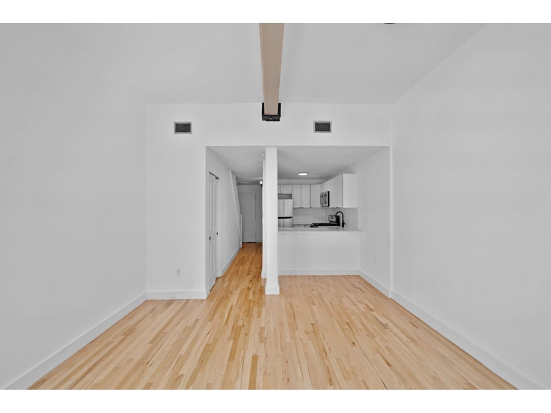 Condominium in Hoboken, New Jersey 12784323