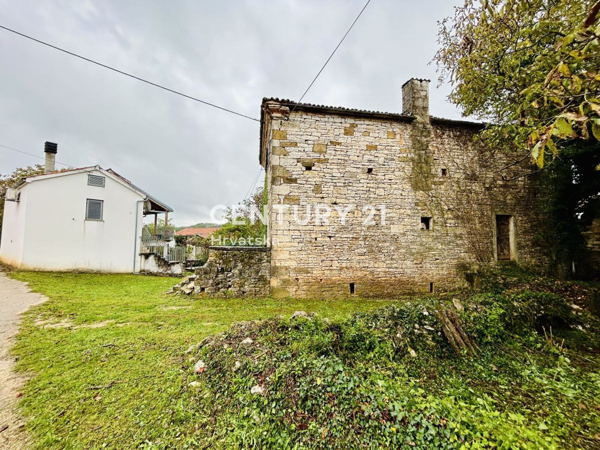 rumah dalam Oprtalj, Istria County 12784366