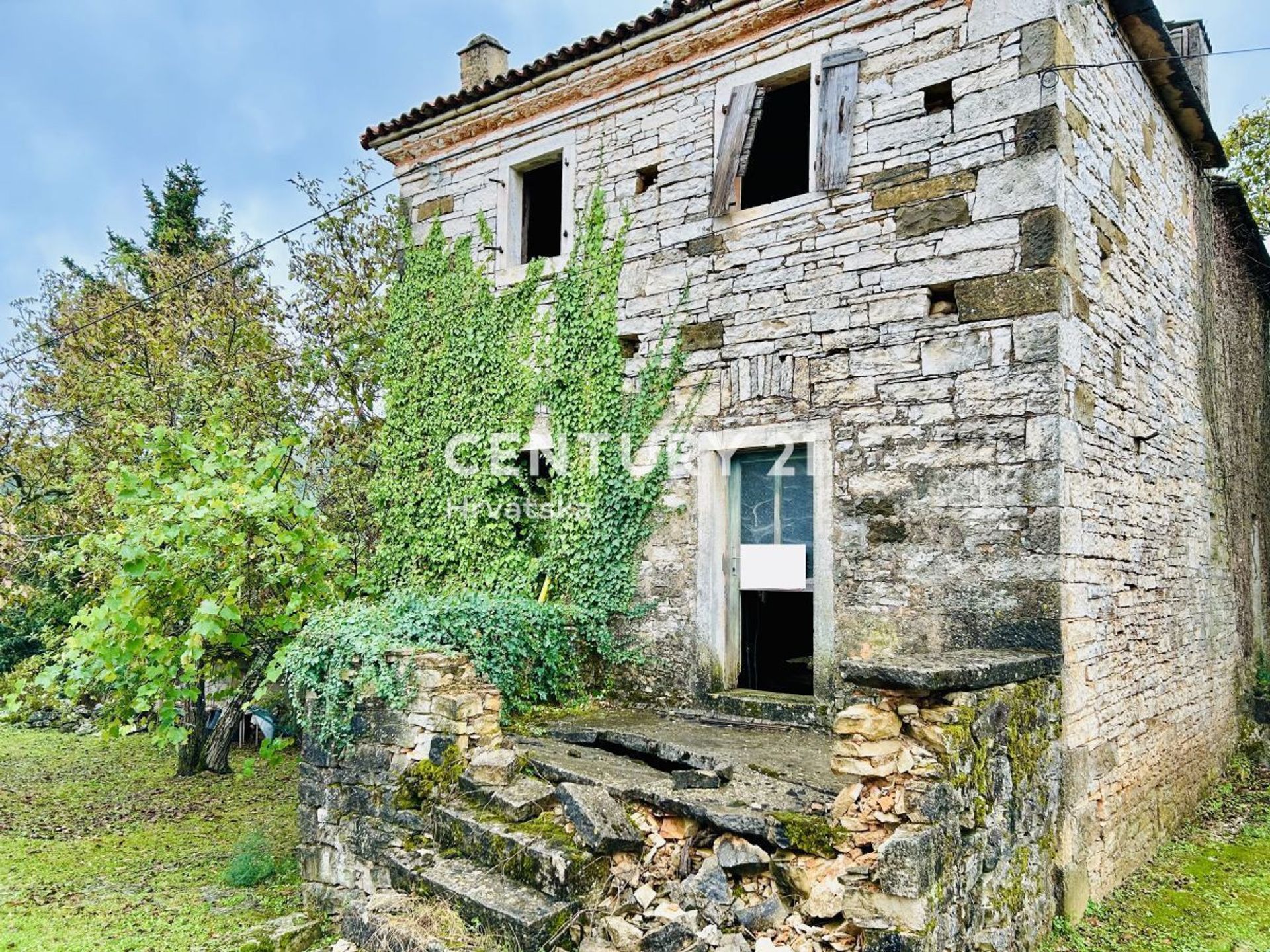 rumah dalam Oprtalj, Istria County 12784366