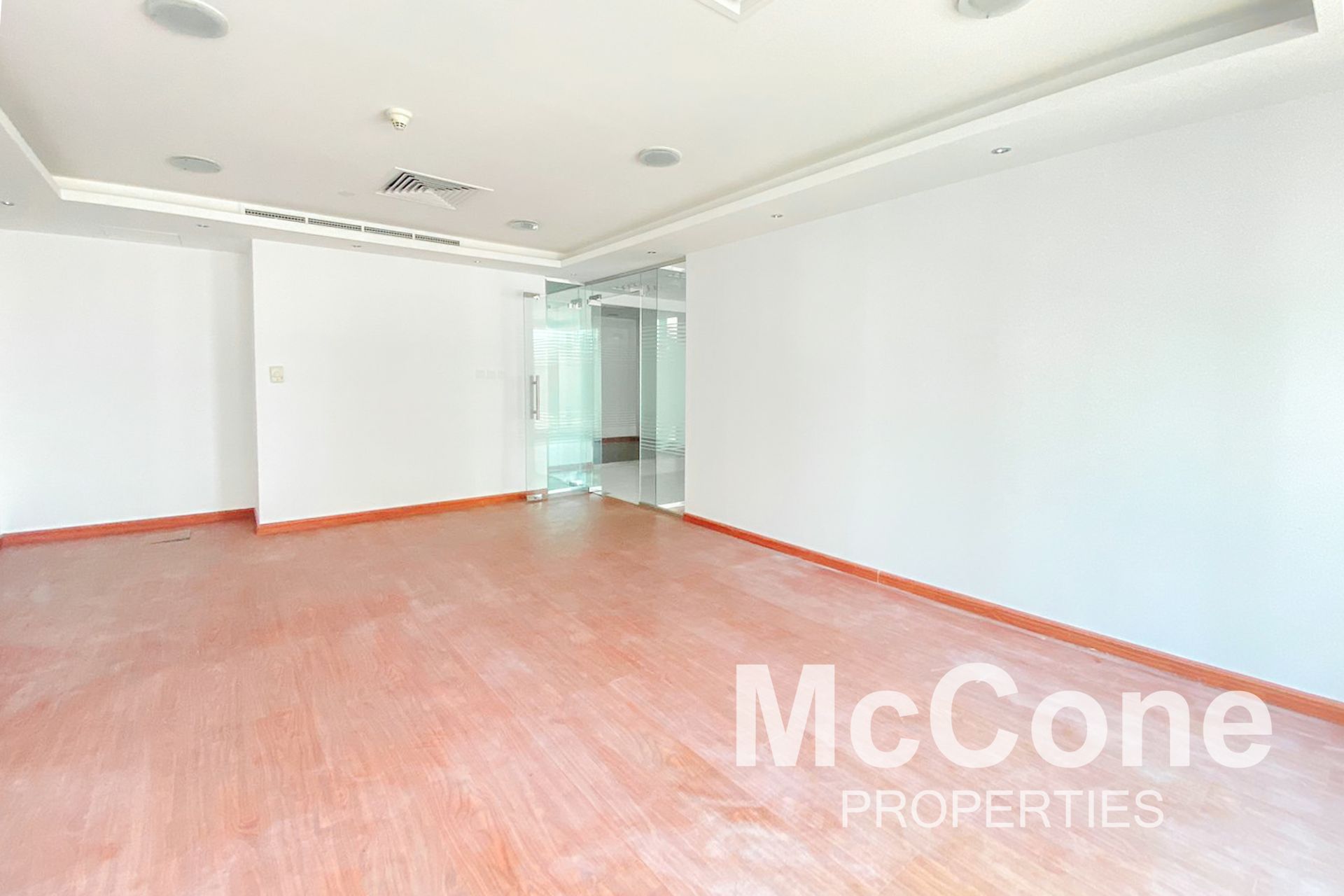 Commercial in Dubai, Dubai 12784440