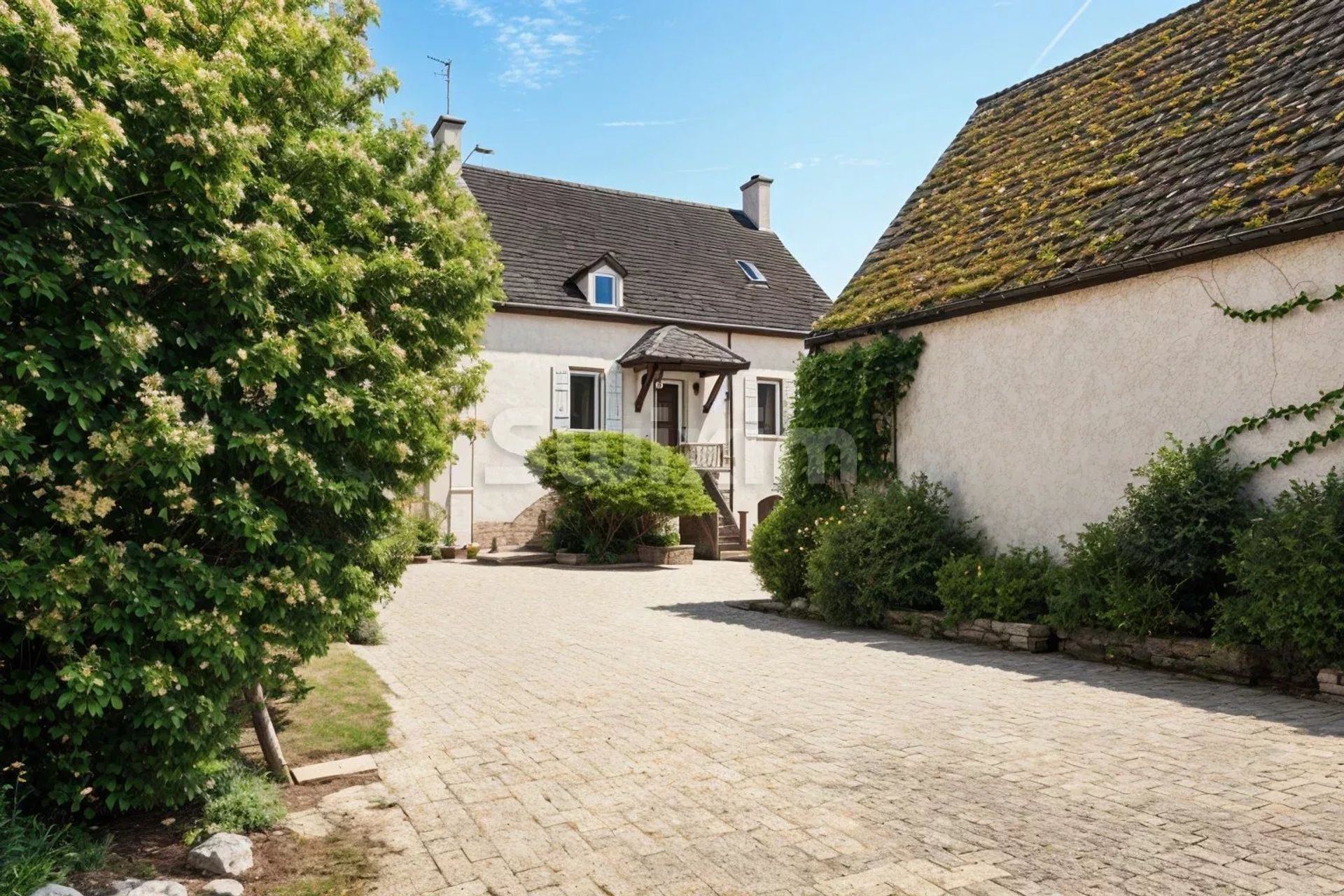 Residential in Santenay, Saône-et-Loire 12784892