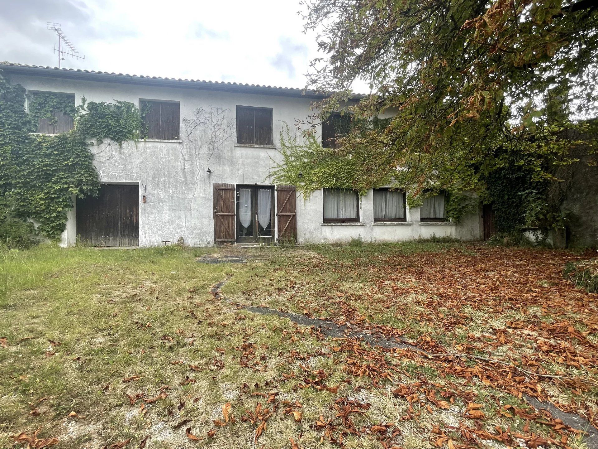 Kediaman dalam Criteuil-la-Magdeleine, Charente 12785010