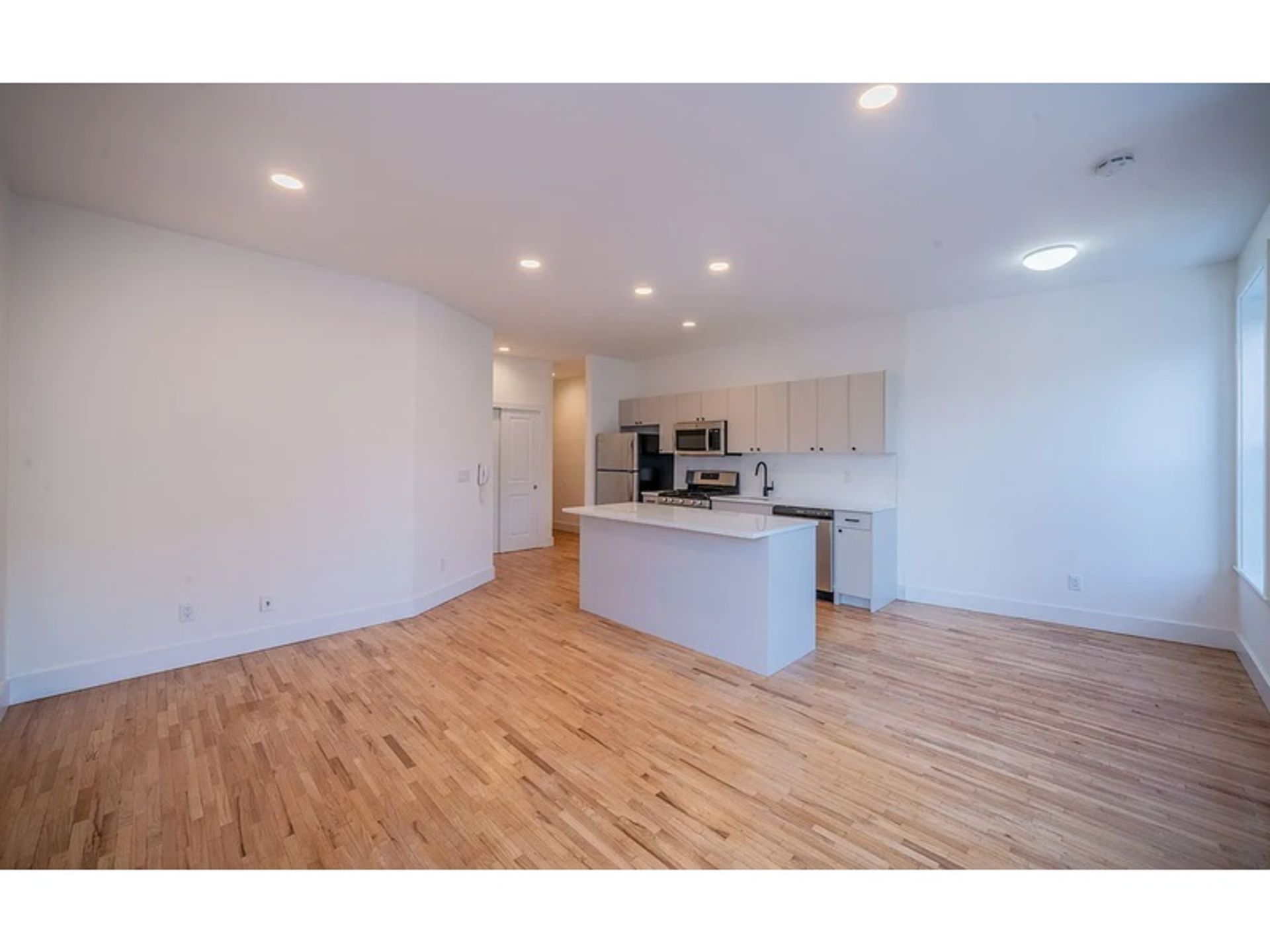 Condominium in Hoboken, New Jersey 12785127