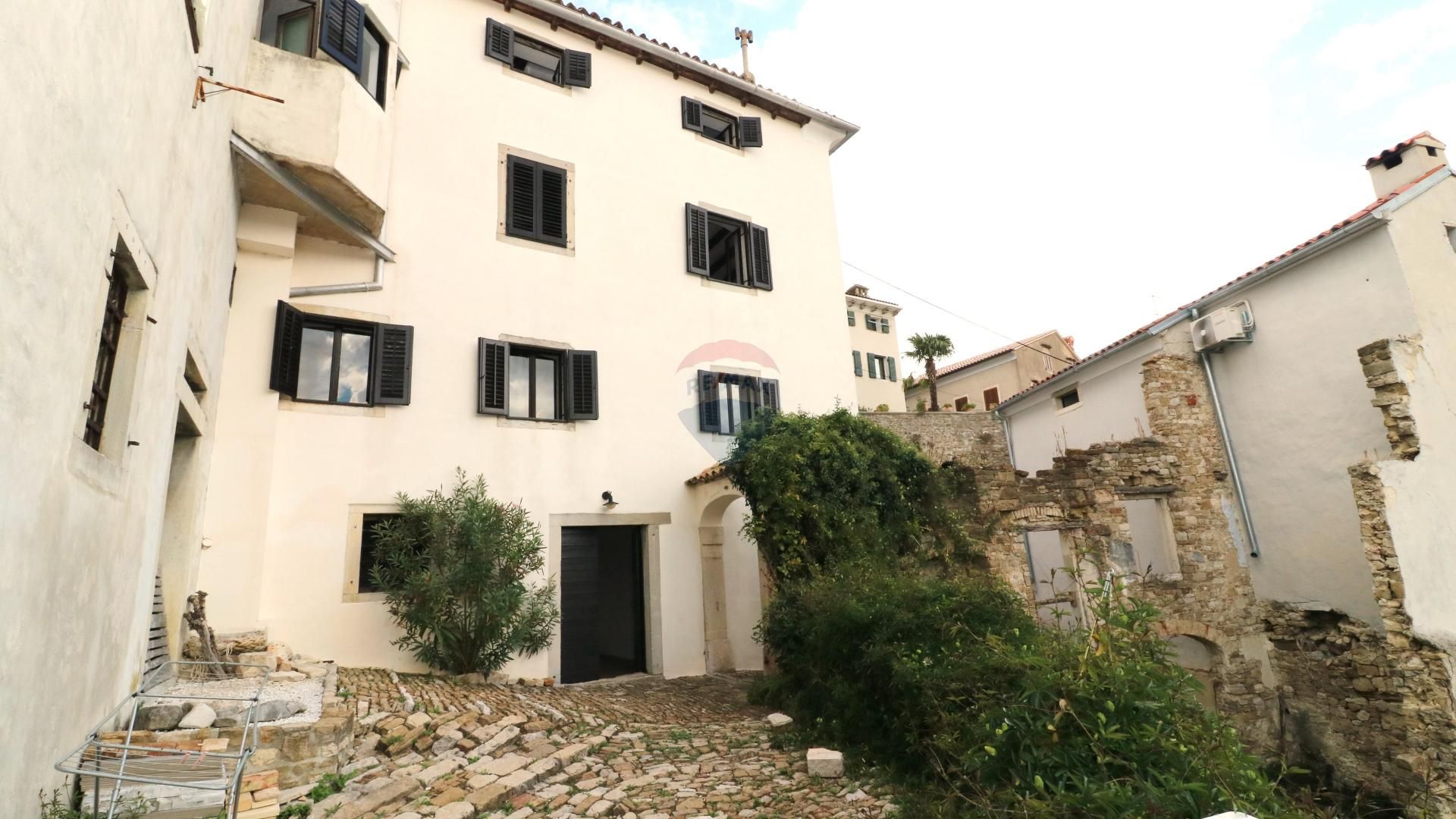 casa en Motovun, Istarska županija 12785874