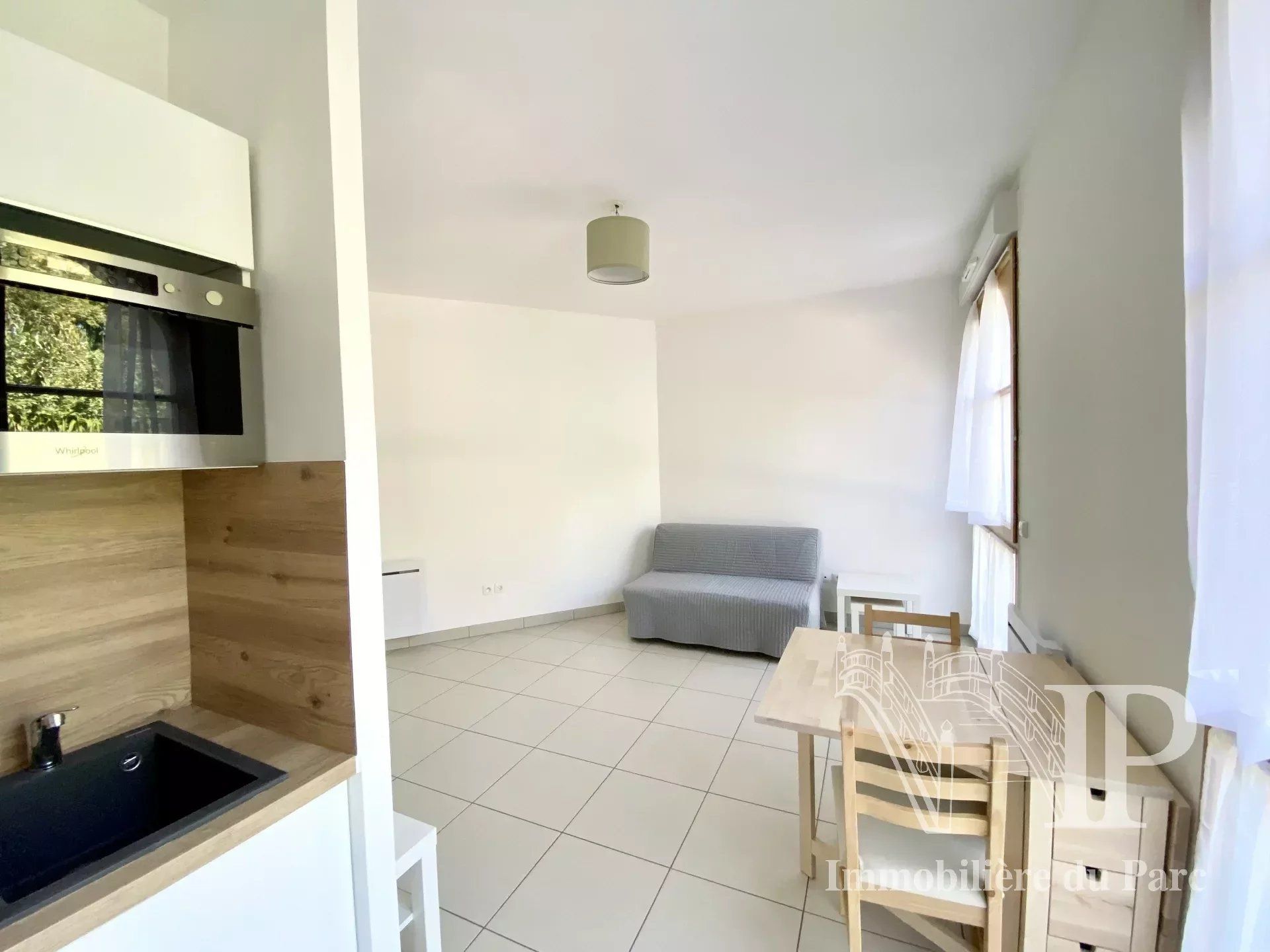 Condominio nel Bougival, Île-de-France 12785898