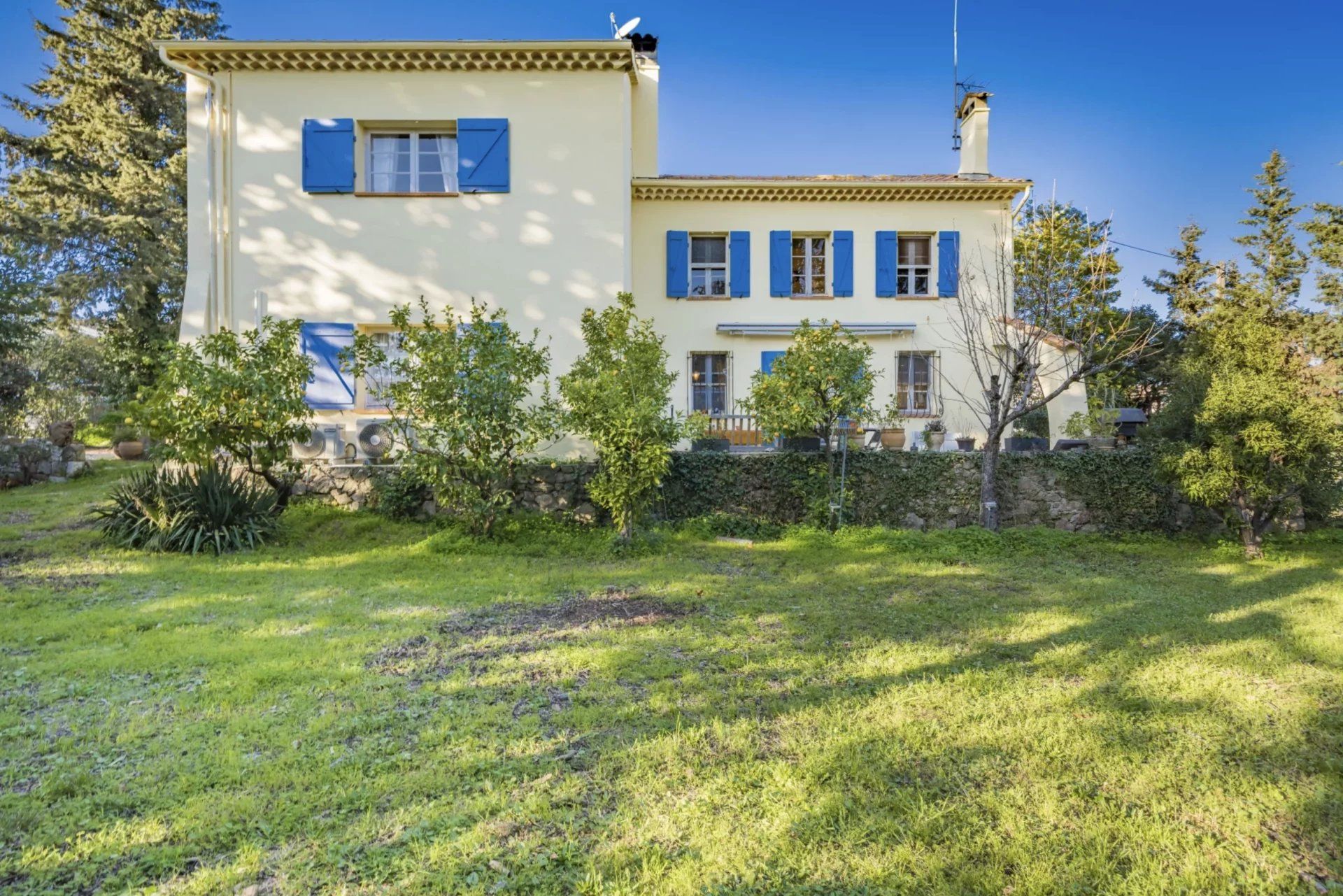 Residential in Cannes, Alpes-Maritimes 12785976