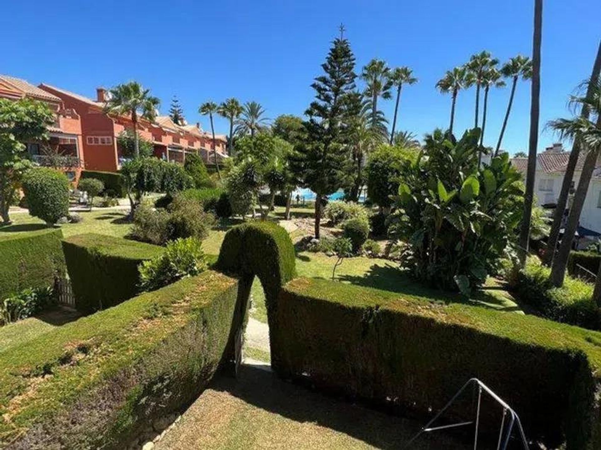 Multiple Houses in Atalaya Isdabe, Andalucía 12788156