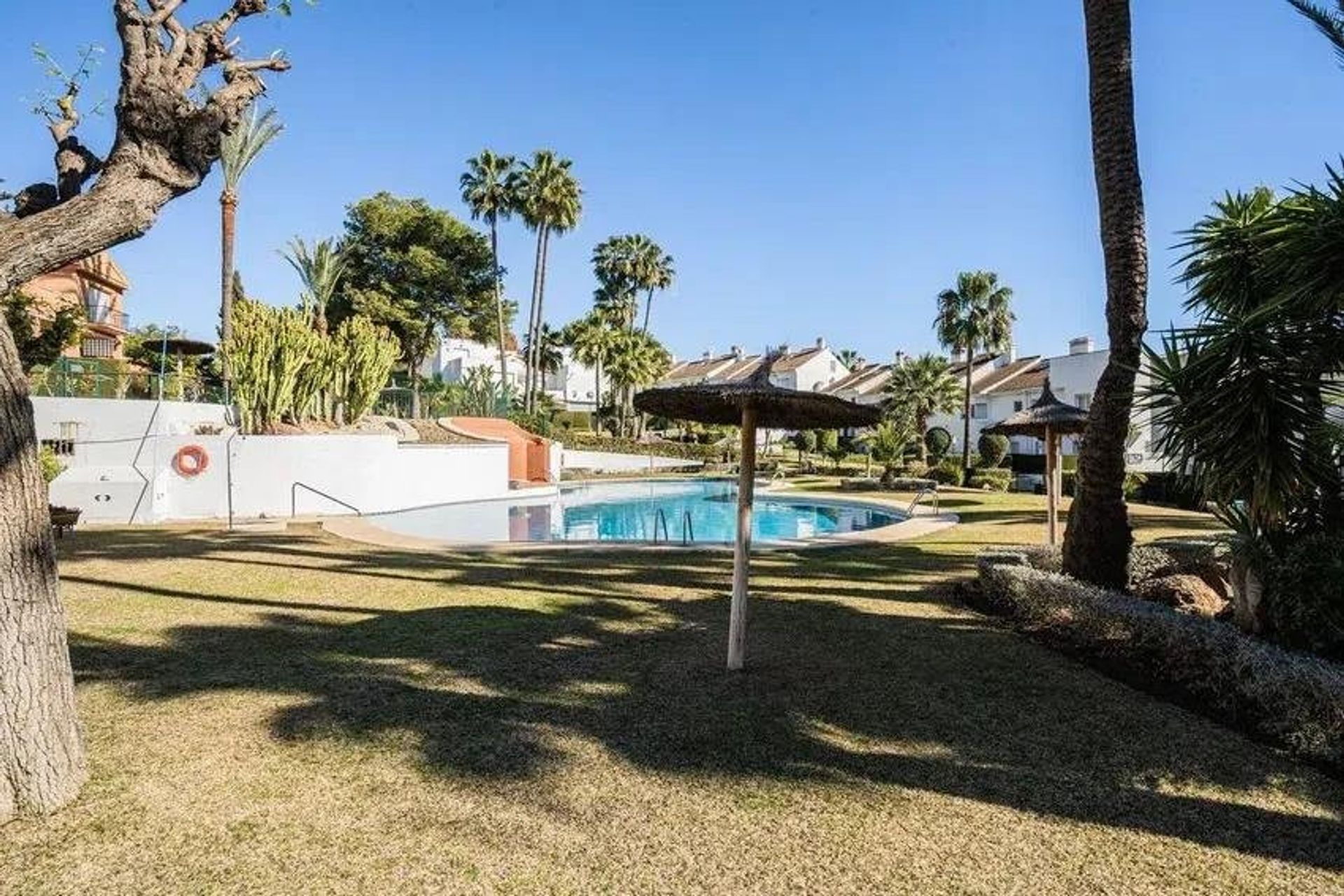 Multiple Houses in Atalaya Isdabe, Andalucía 12788156