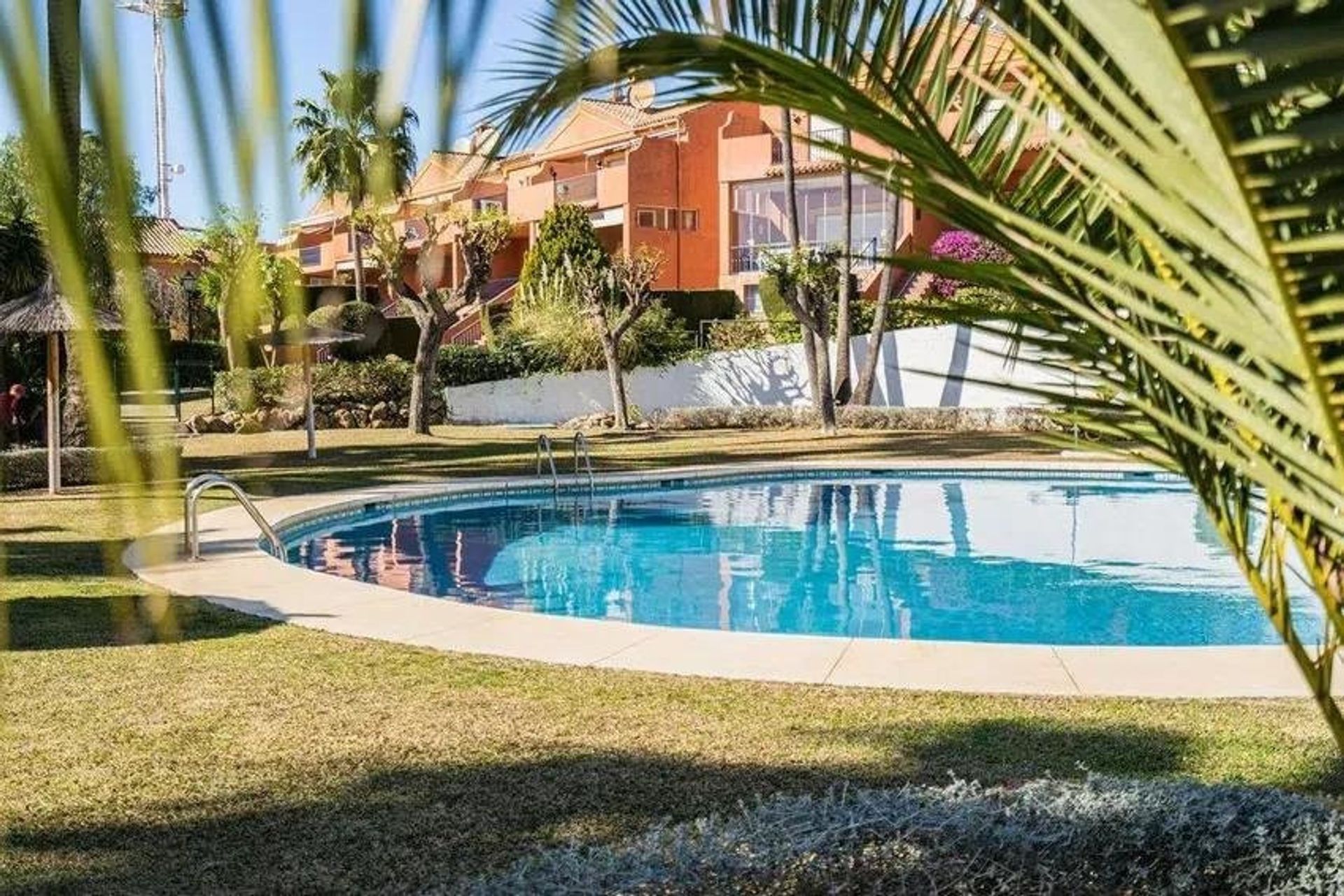 Multiple Houses in Atalaya Isdabe, Andalucía 12788156