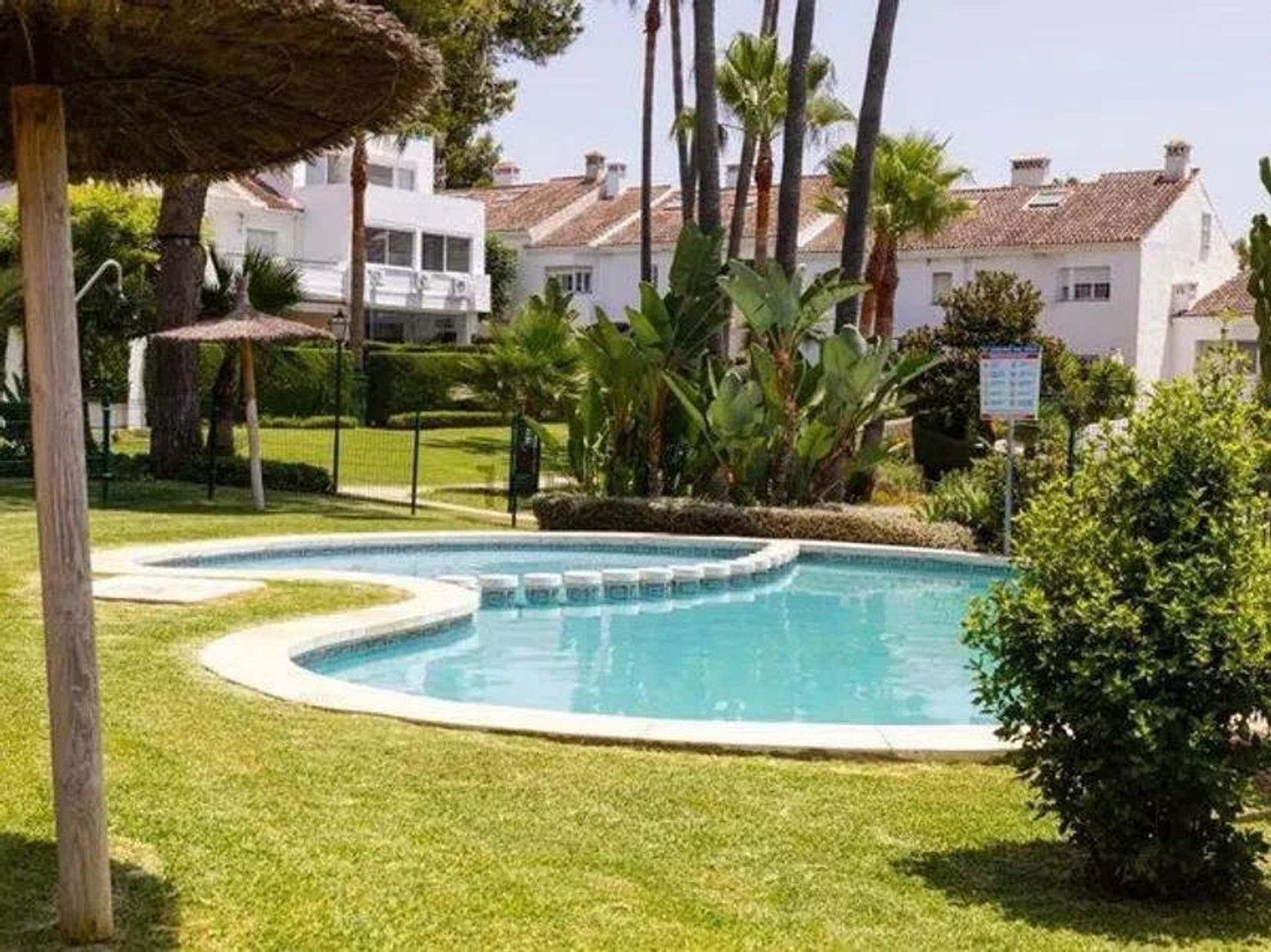 Multiple Houses in Atalaya Isdabe, Andalucía 12788156