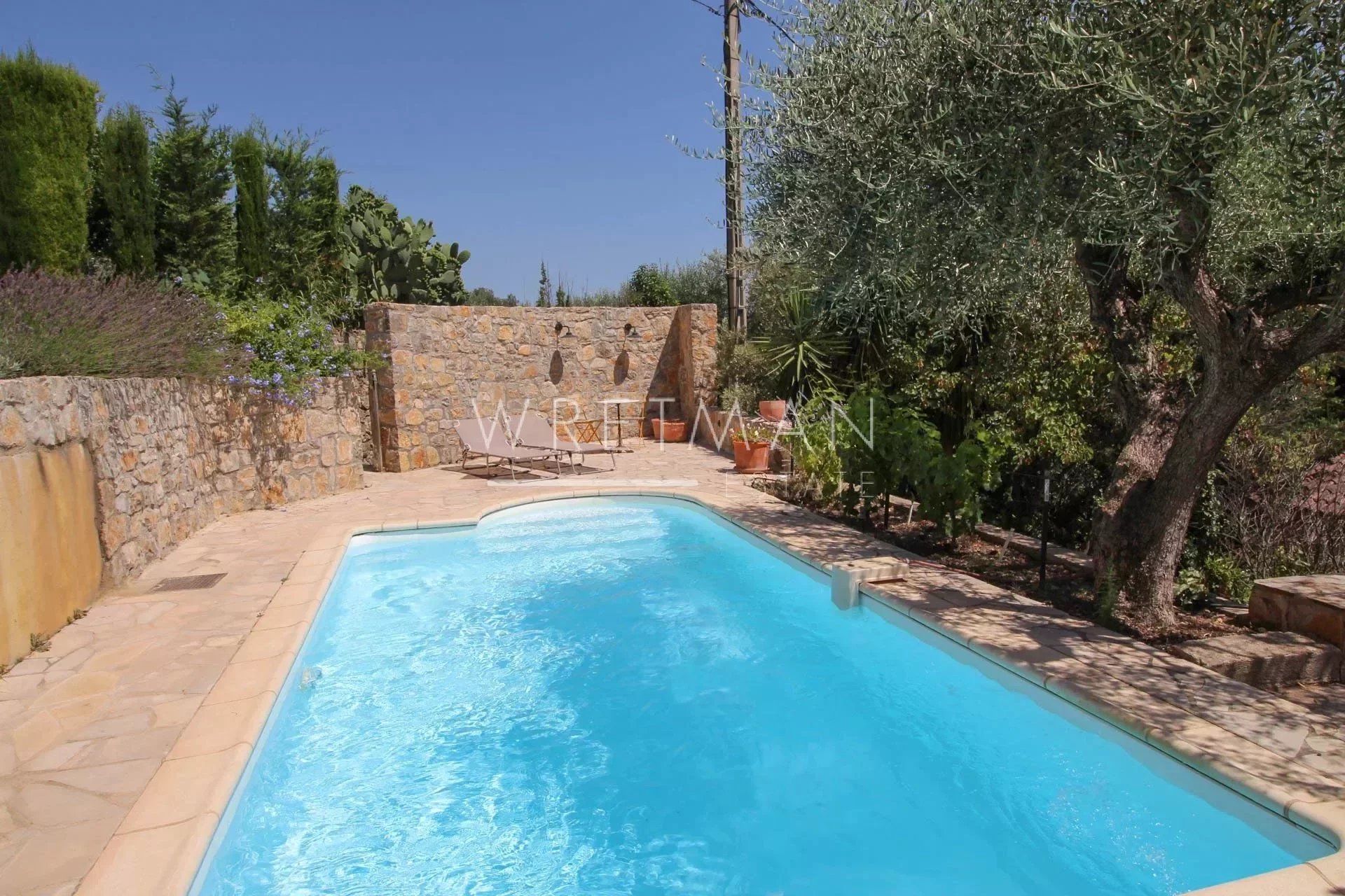 Rumah di Fayence, Provence-Alpes-Cote d'Azur 12789075