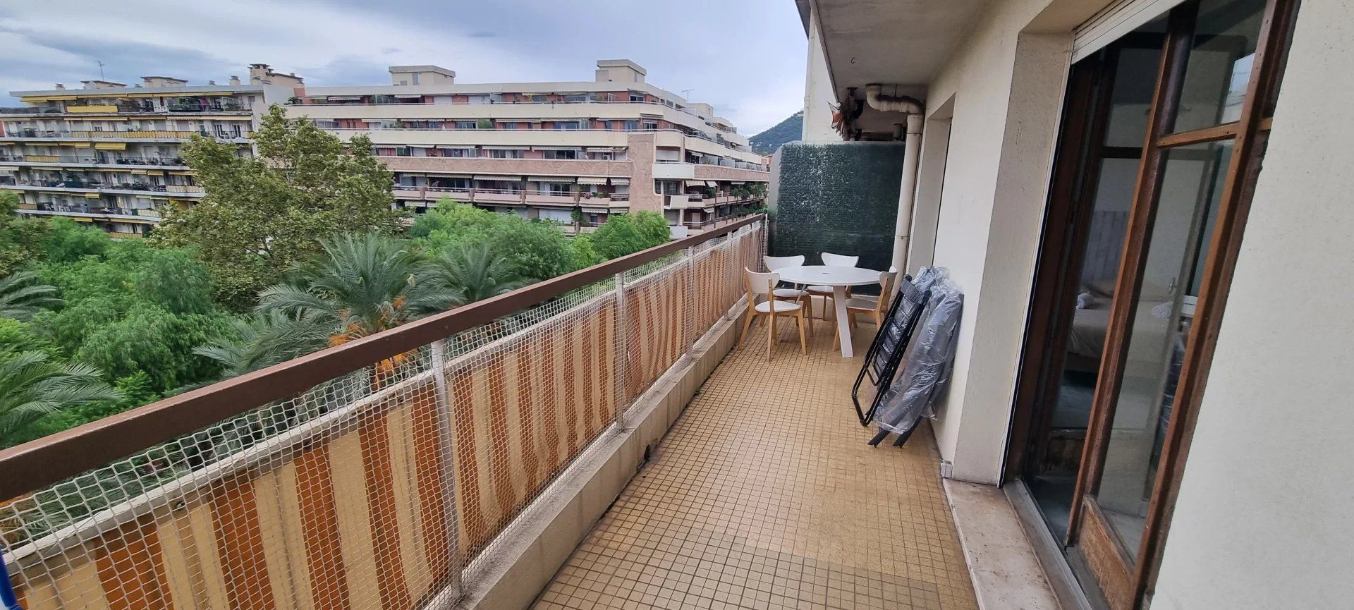 Condominium in Nice, Provence-Alpes-Cote d'Azur 12789217