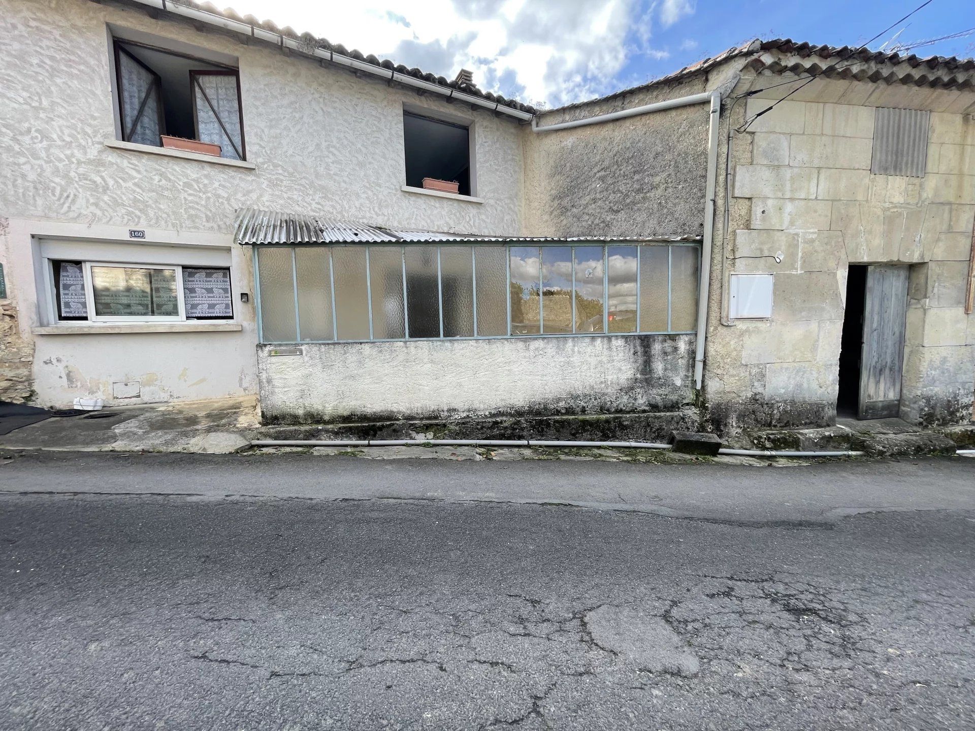 Talo sisään Châteauneuf-sur-Charente, Charente 12789230