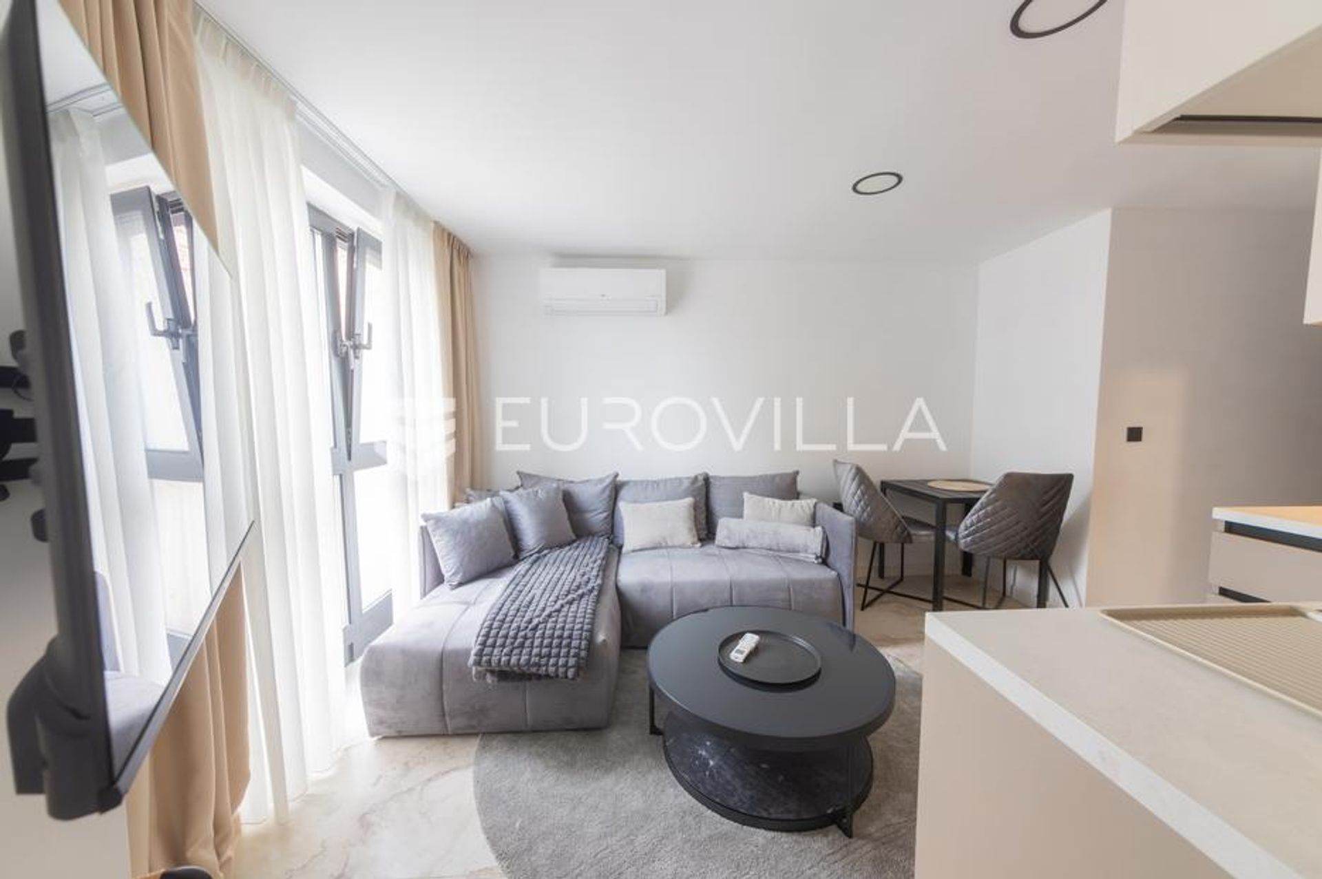 Condominio en Osijek, Osječko-baranjska županija 12789317