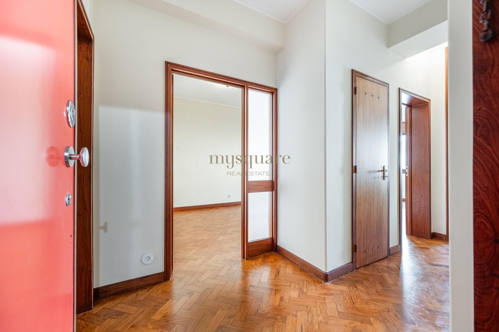 Condominium in Porto, Porto District 12789475