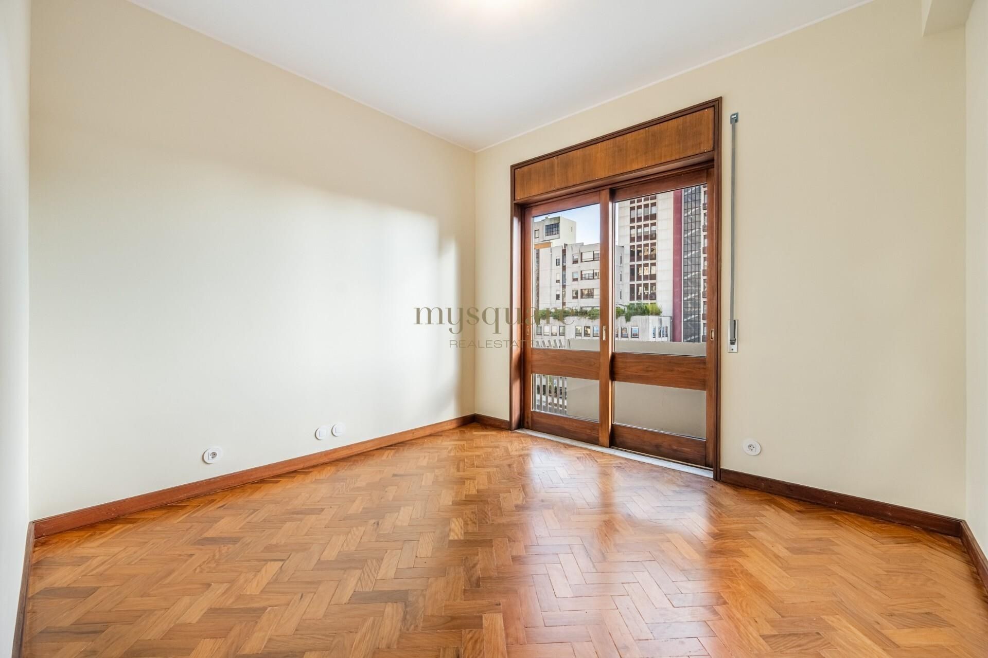 Condominium in Porto, Porto District 12789475