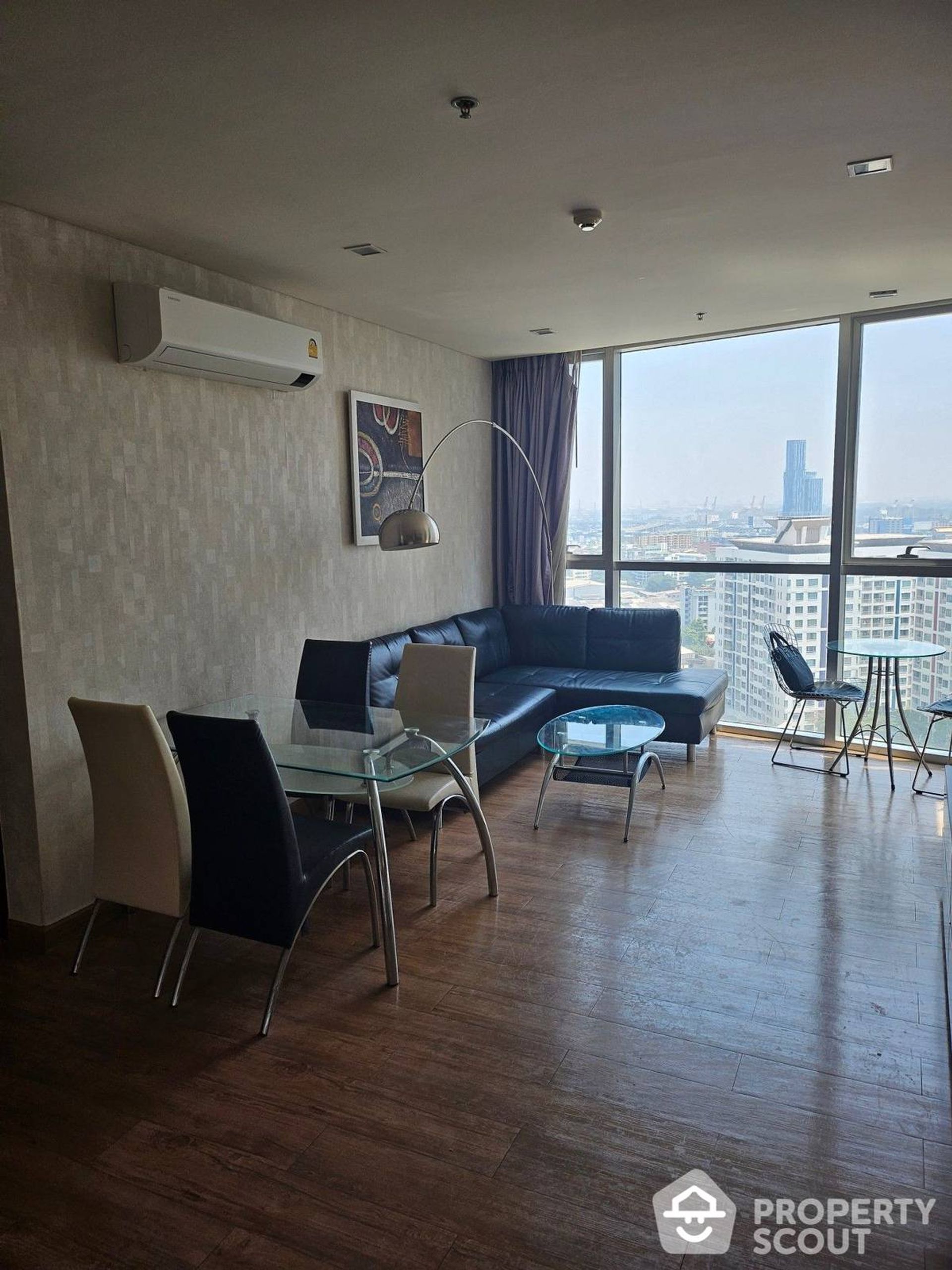 Condominium in Phra Khanong, Krung Thep Maha Nakhon 12789751