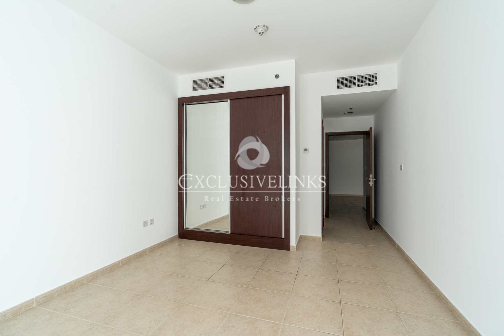 Condominium in Dubai, Dubai 12792224