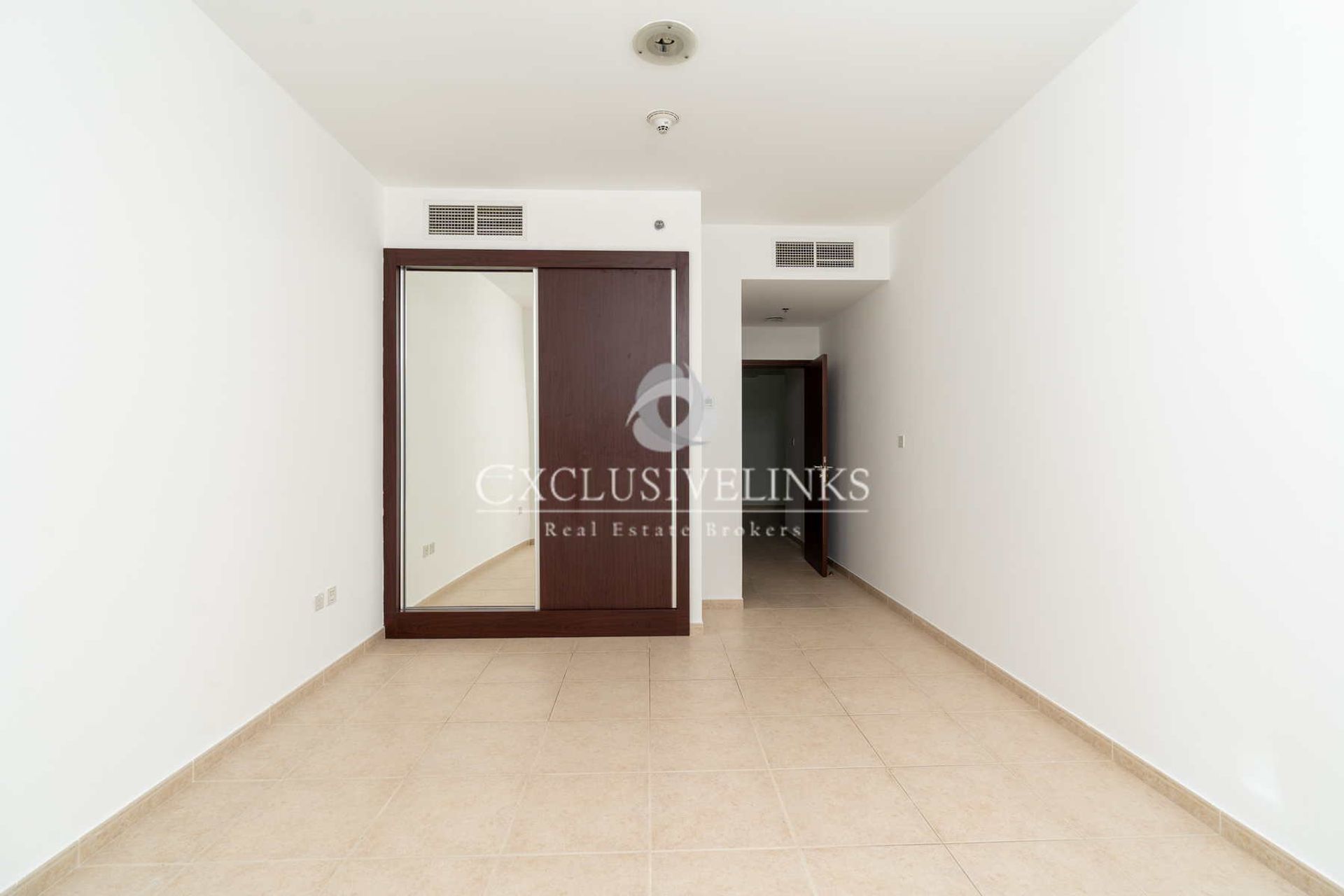 Condominium in Dubai, Dubai 12792224